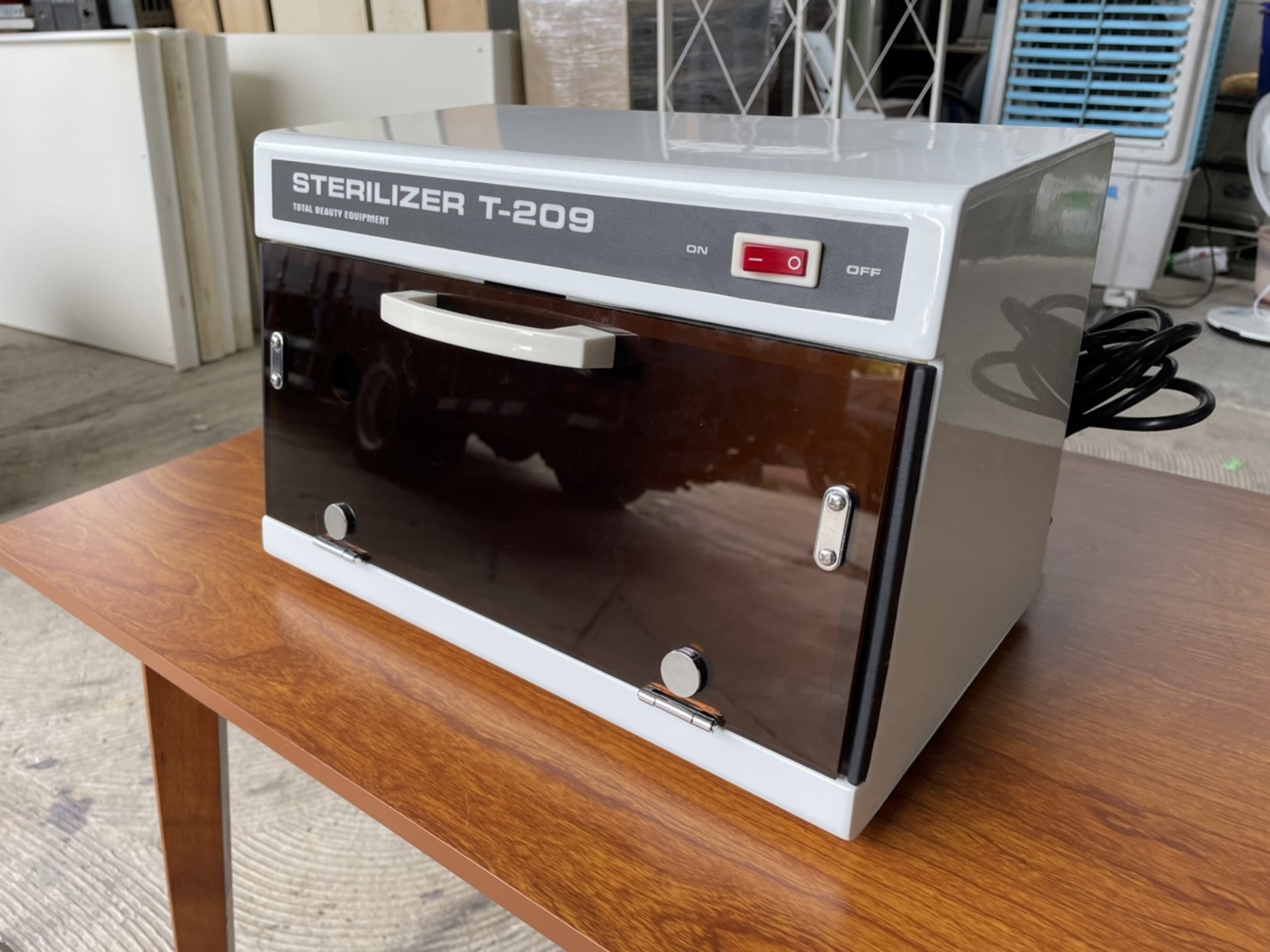 紫外線殺菌機　STERILIZER D-209 紫外線消毒器 ステアライザー FV-209B UV消毒器 消毒器 ステリライザー
