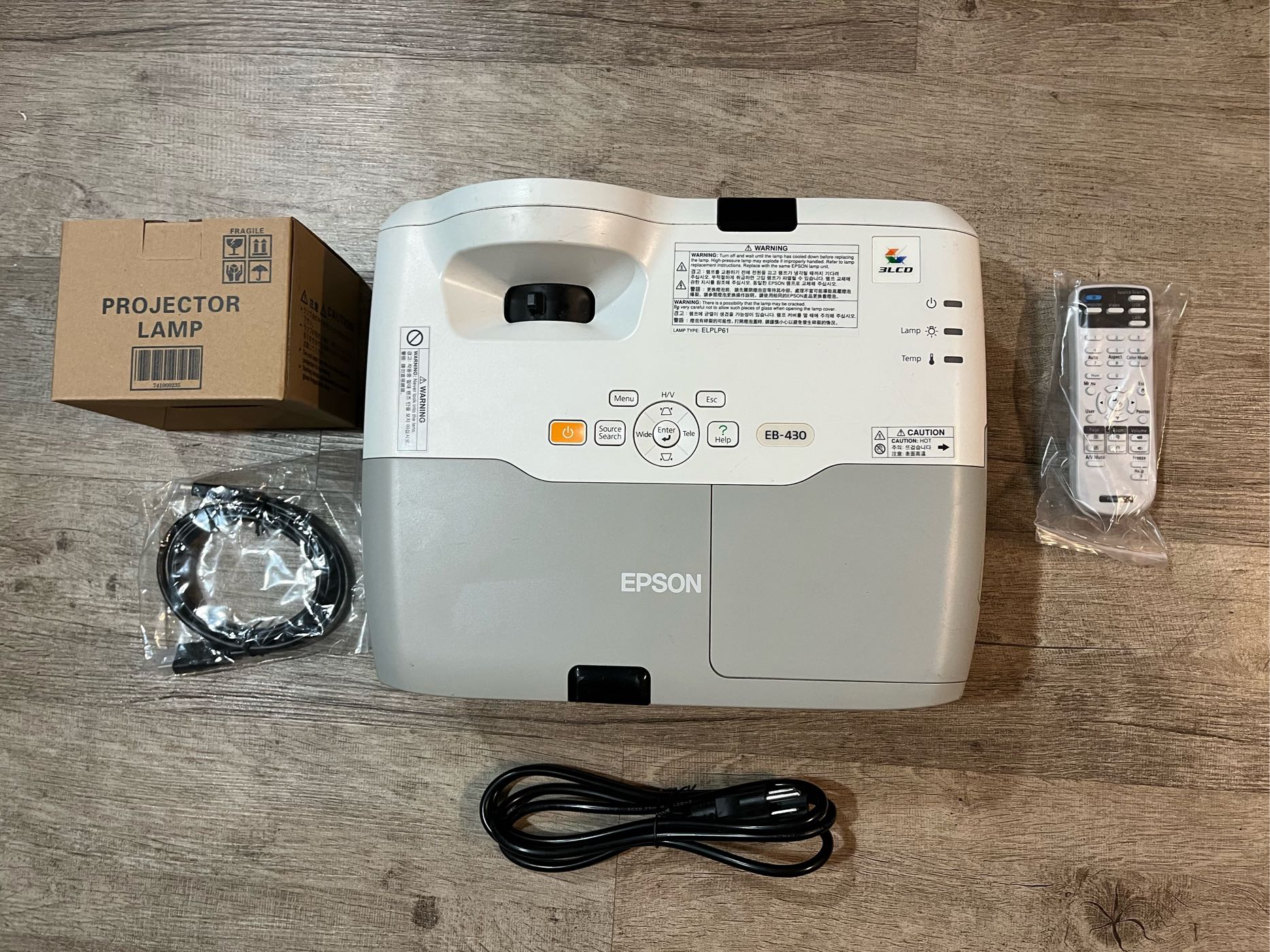 EPSON 短焦点プロジェクター EB-430 Epson EB-430 | Short Distance | Projectors | Products
