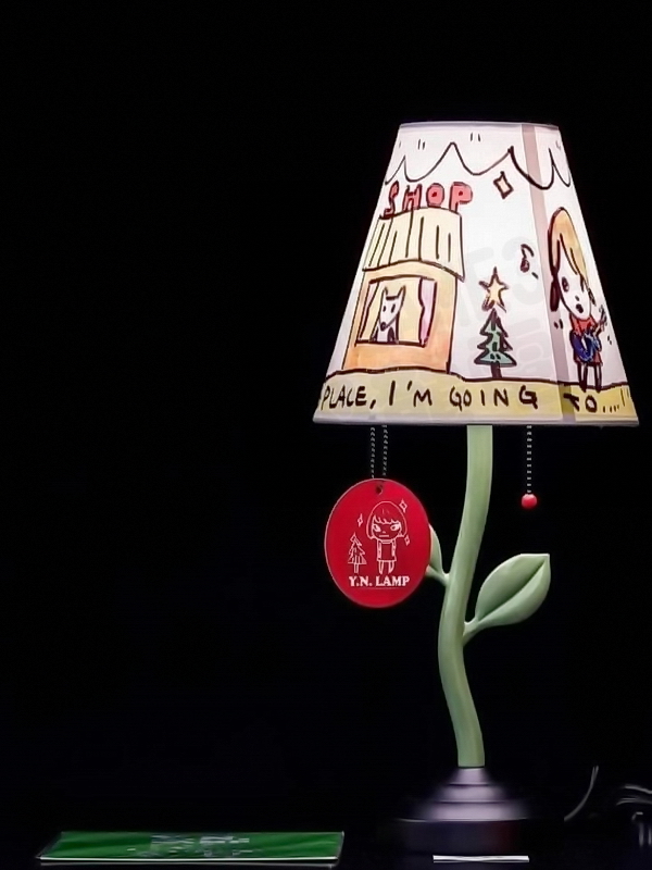 奈良美智 Nara テーブルランプ how2work Y.N lamp 奈良美智 テーブルランプ [Y.N. LAMP]｜ラムフロム - アート