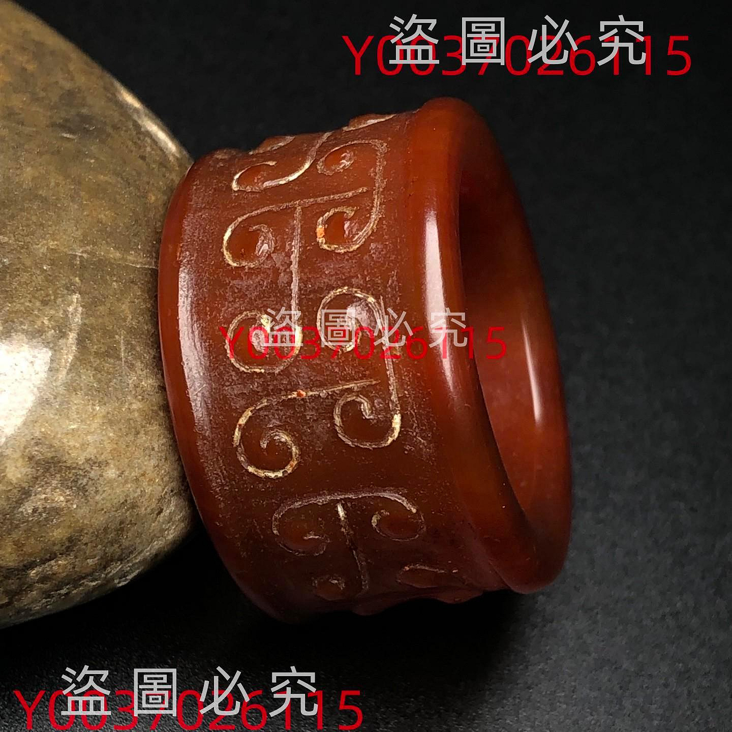 160舊藏漢代瑪瑙扳指材質：瑪瑙尺寸：內經23毫重量：22克歷史文化古玩