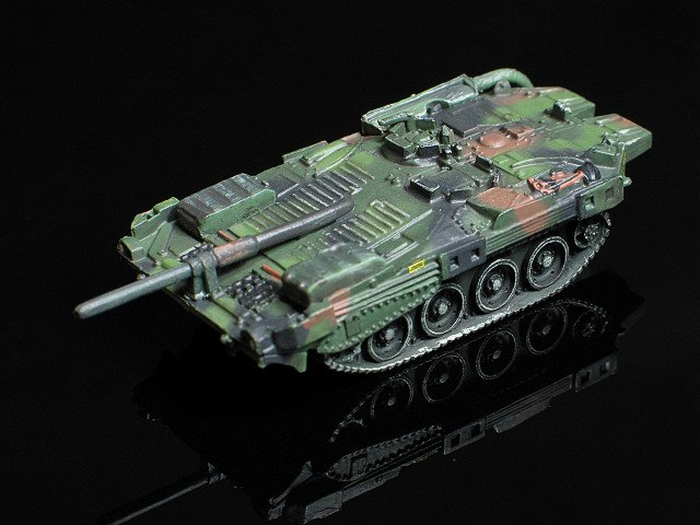D-20 櫃 ： WORLD TANK 09 世界坦克博物館 STRV. 103戰車B型S戰車 (167)