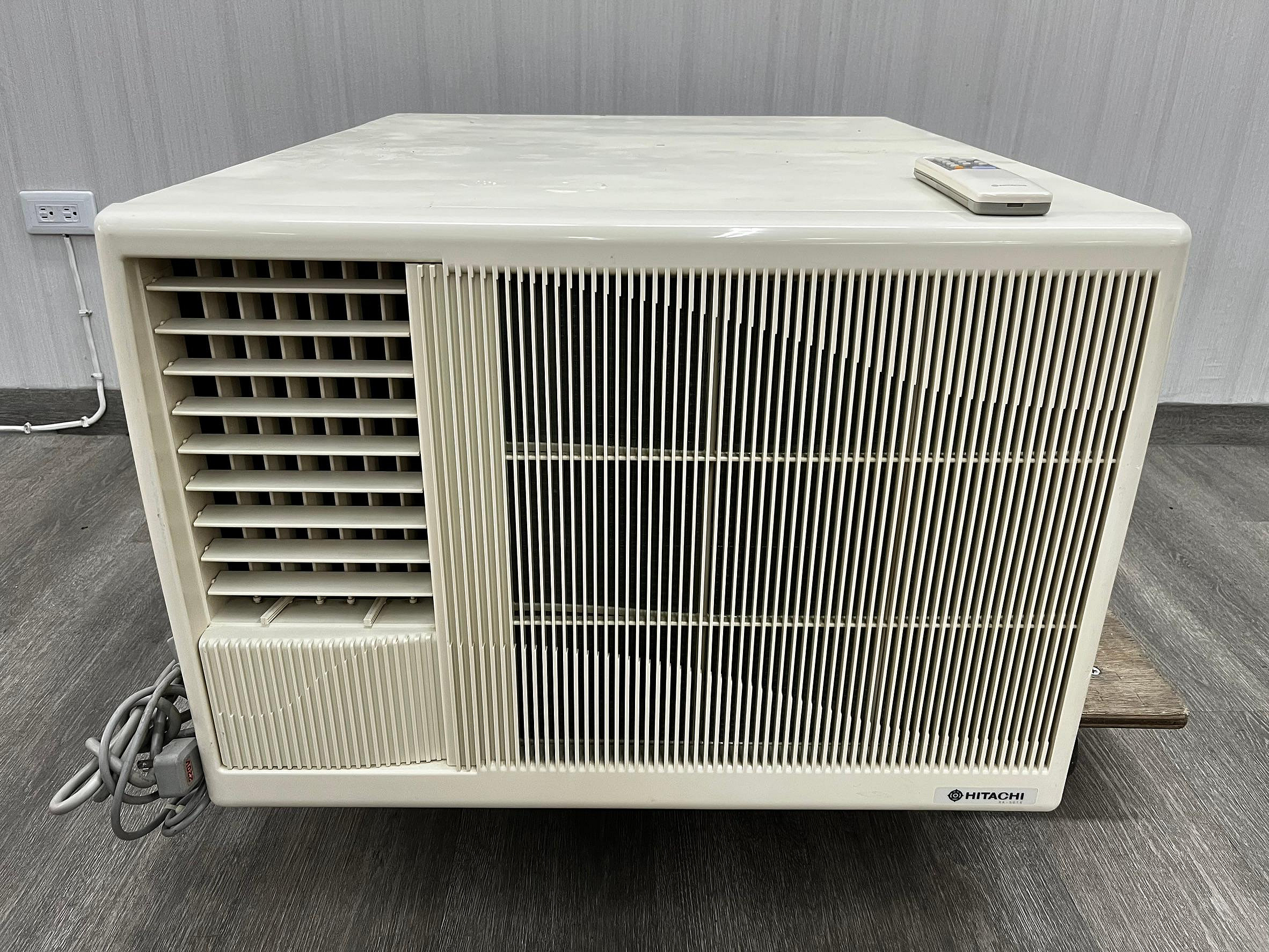 宏品全新二手家具電器 AC570809*日立窗型冷氣5.0KW7-8坪有遙控*洗衣機 電視 冰箱 熱水器 電風扇 音響 微波爐 中古傢俱 餐桌椅 床組床架床墊