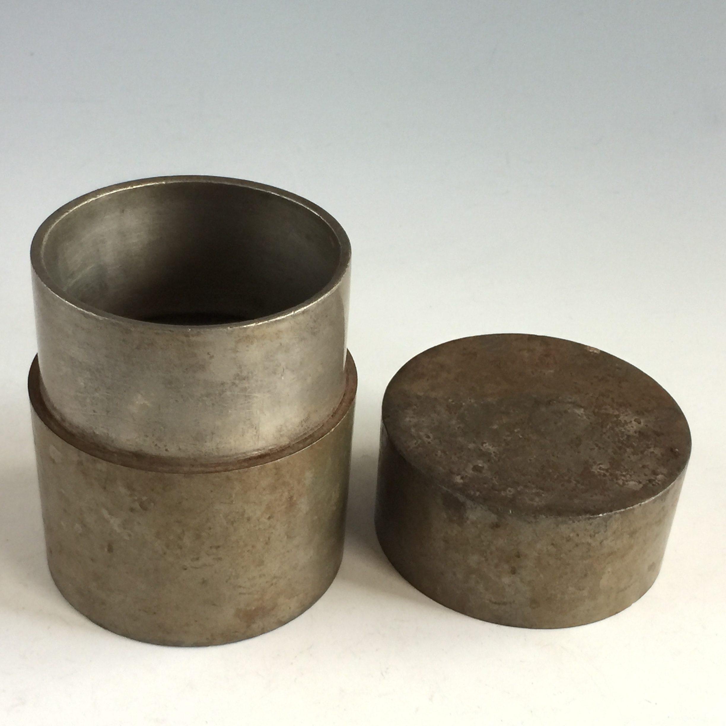古錫 茶入 錫 茶心壺 煎茶道具 Amazon.co.jp: 瑞春 茶壺 古錫 茶入 茶心壺 茶壷 重量 628g 錫
