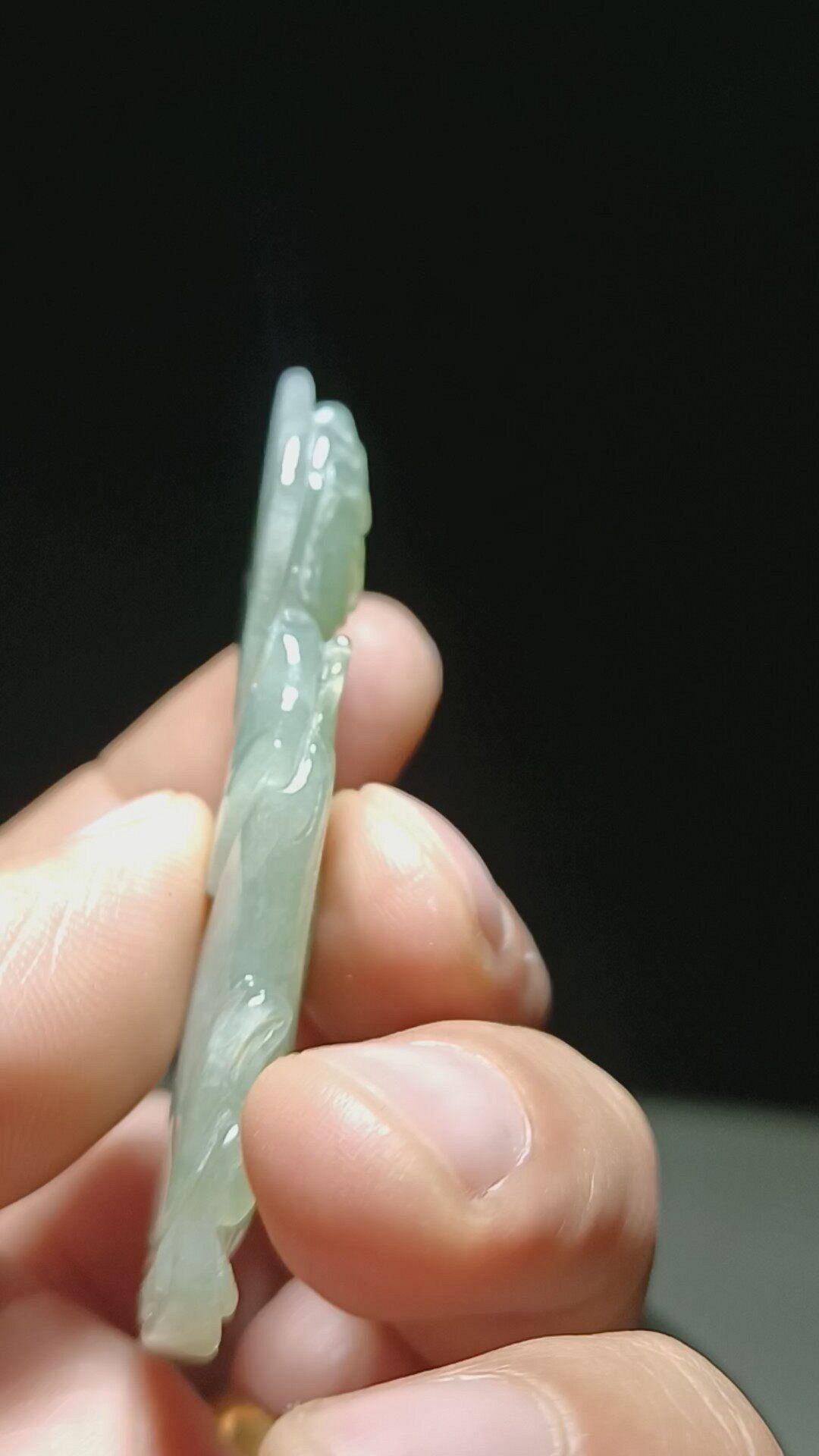 嚴選八〇年代工藝雕刻老坑冰種翡翠如意觀音，保A貨質純正適合收藏