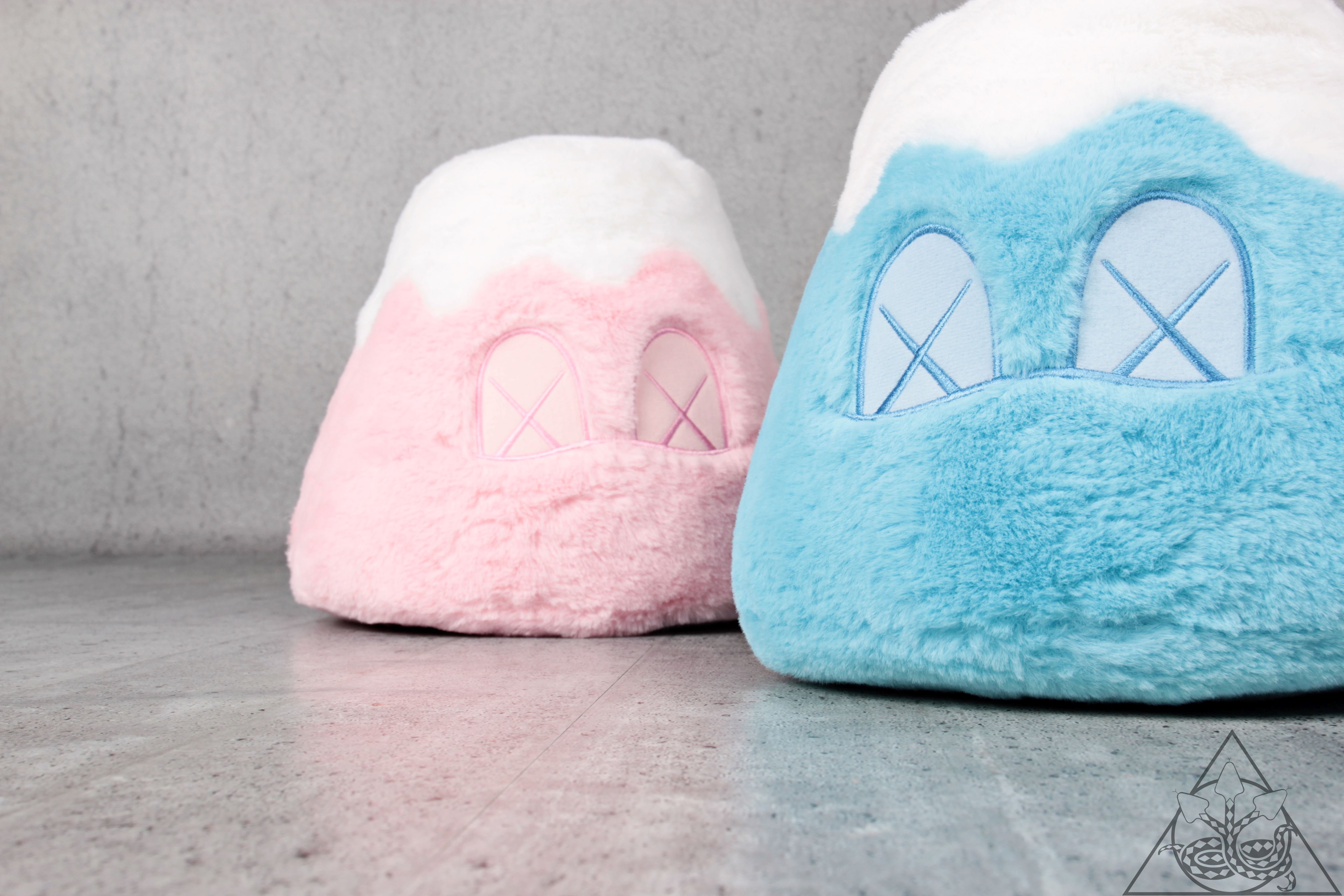 『Kaws Holiday Japan Mount Fuji Plush 』 HYDRA】Kaws Holiday Japan 8 Mount Fuji Plush 富士山公仔
