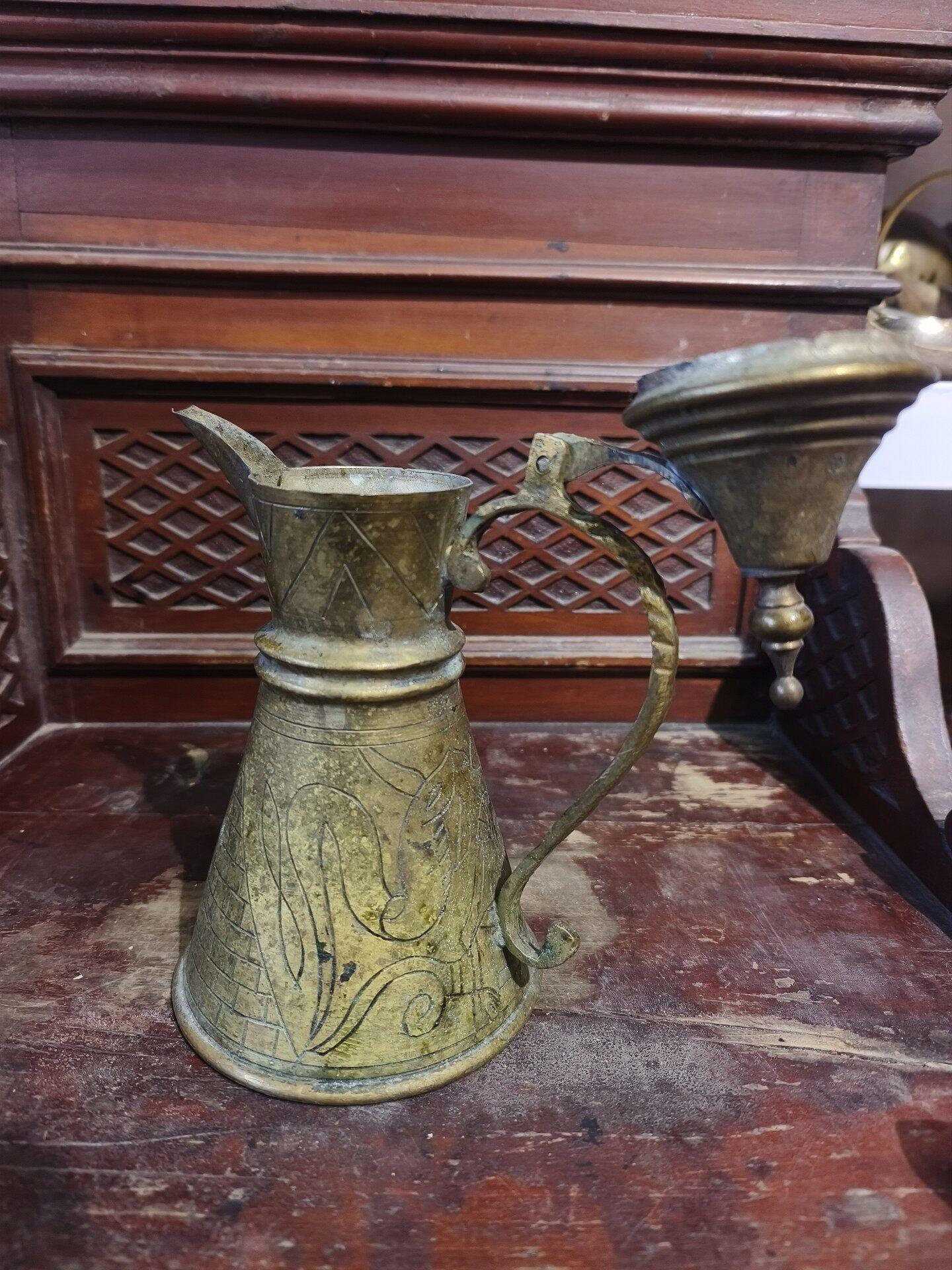 時代金工　古銅鎚出　蓮葉　持手菓子器　F　R5996B 嚴選Dallah達拉黃銅咖啡壺，手工鏨刻精美幾何與植物圖紋，復古典雅