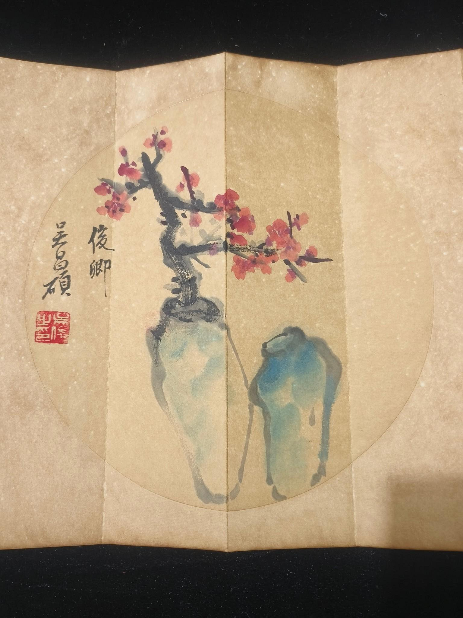 代號CD01《吳昌碩花卉》手繪雙圓冊頁（六開十二張） 畫心材質：宣紙盒