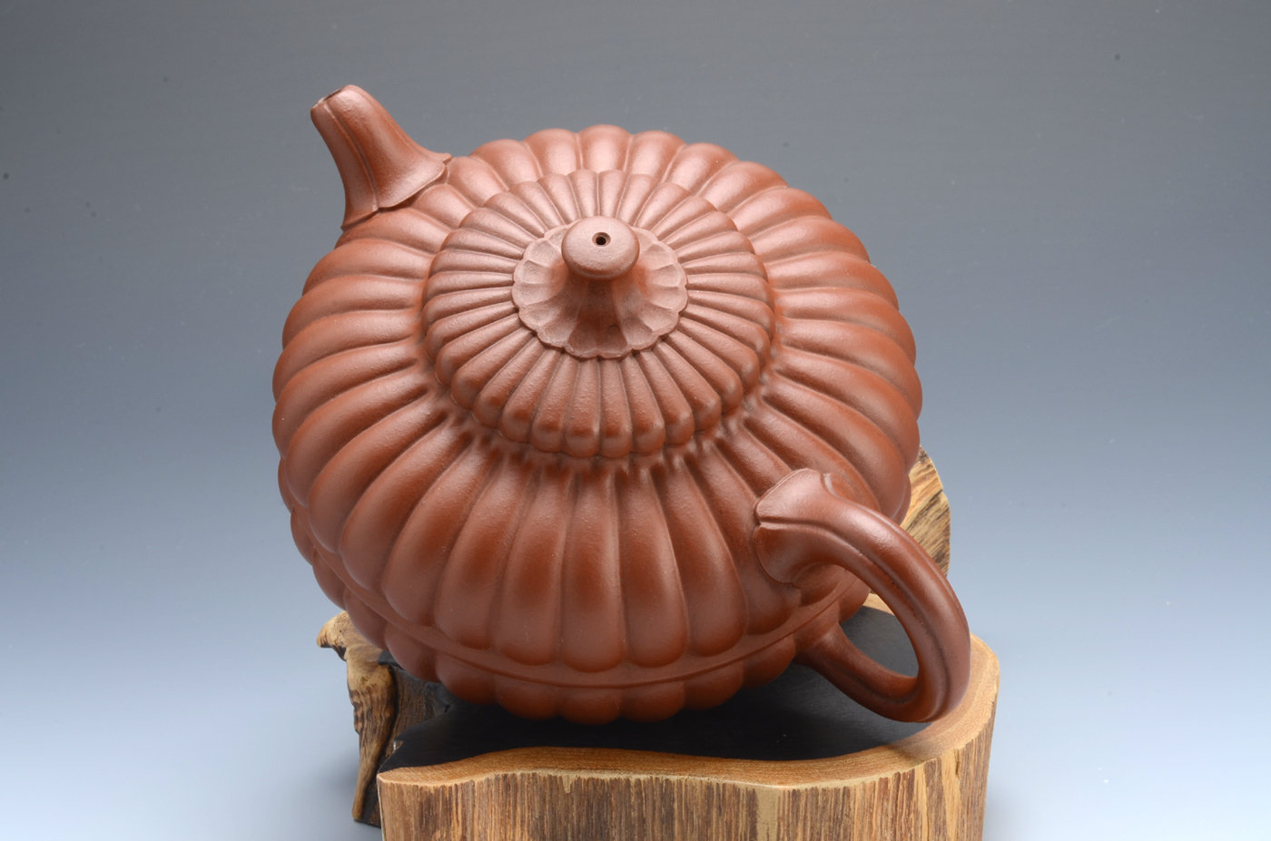 茗壺軒】研究員級高級工藝美術師--沈建強《合菊壺》拍賣等級收藏品