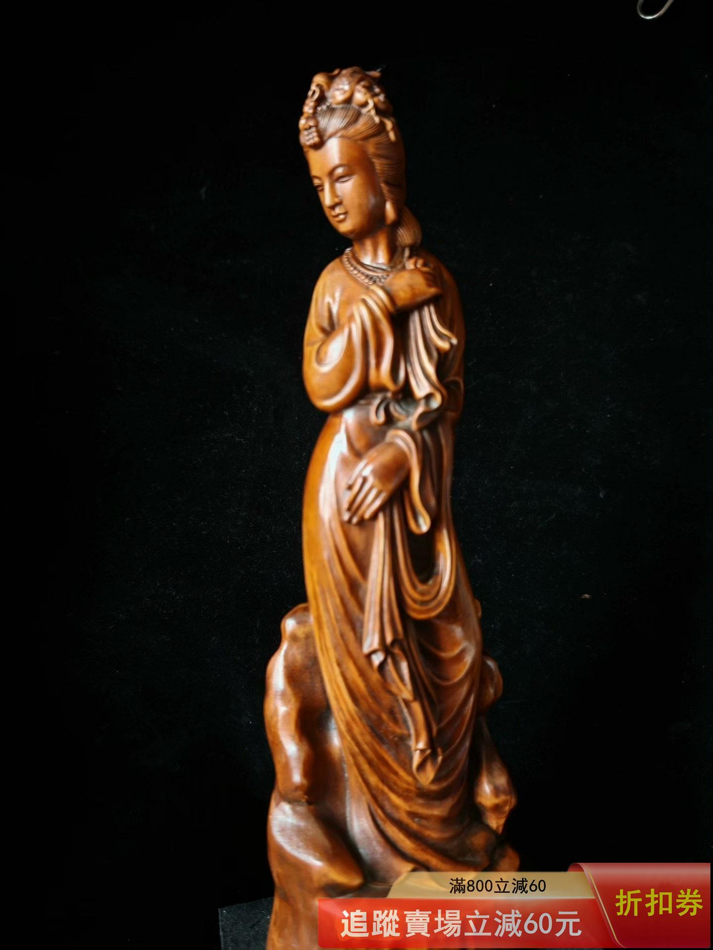 木雕黃楊木雕古裝仕女，高22寬7公分，重約248克，純手工打造，雕刻精細