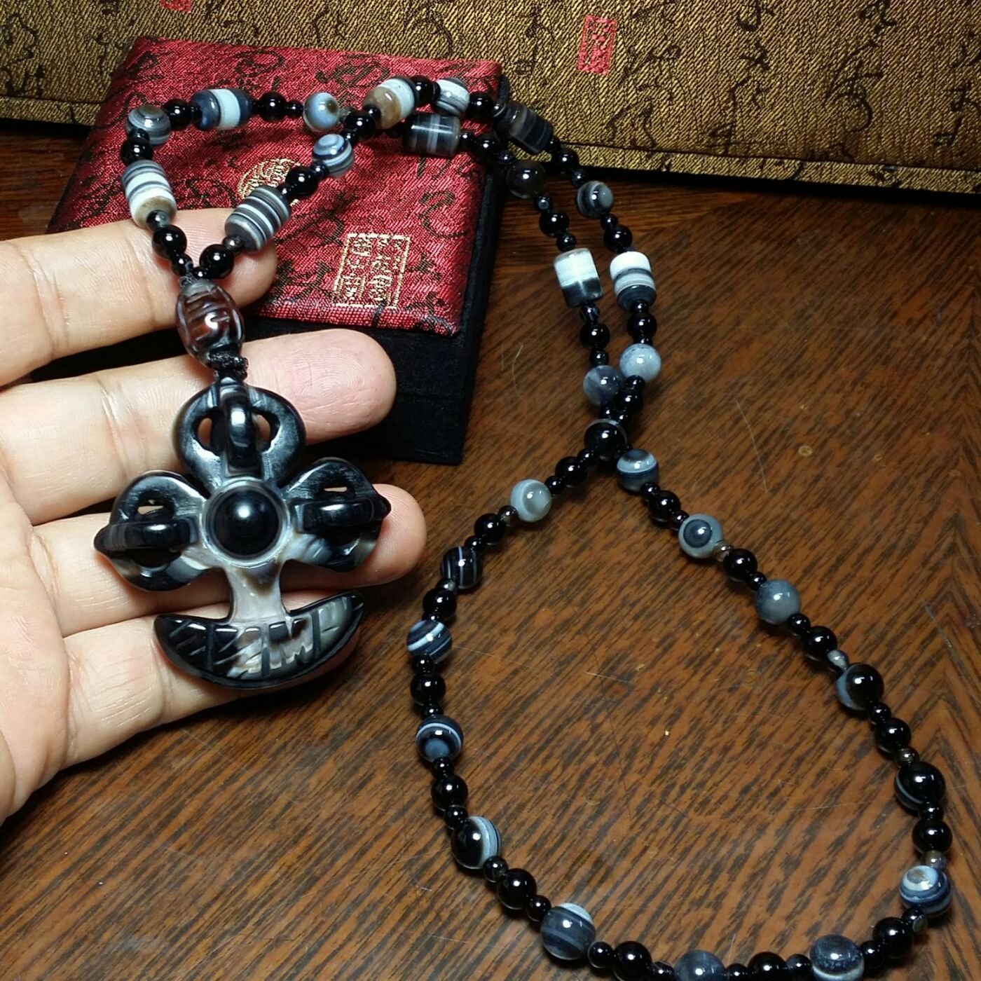 天然西藏九眼頁岩天珠礦正品《雙天眼珠金剛斧XO-223》54×51×17mm早期