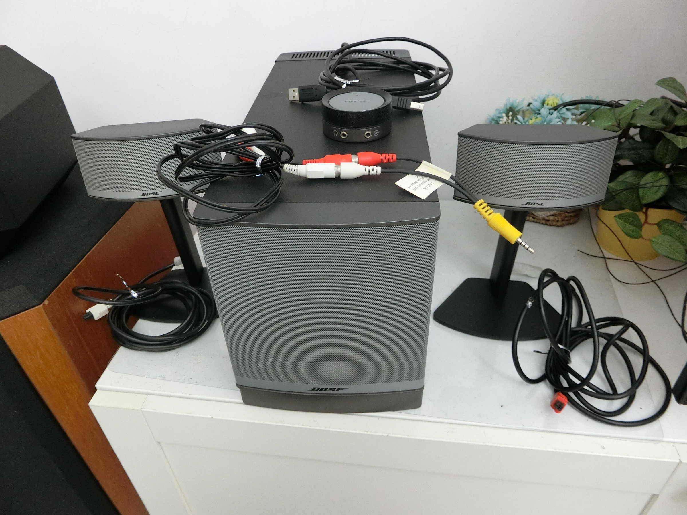 Bose Companion 5經典 2.1 聲道多媒體電腦喇叭系統(Focal   elac Klipsch jbl B&W USHER 雅瑟請參考 )