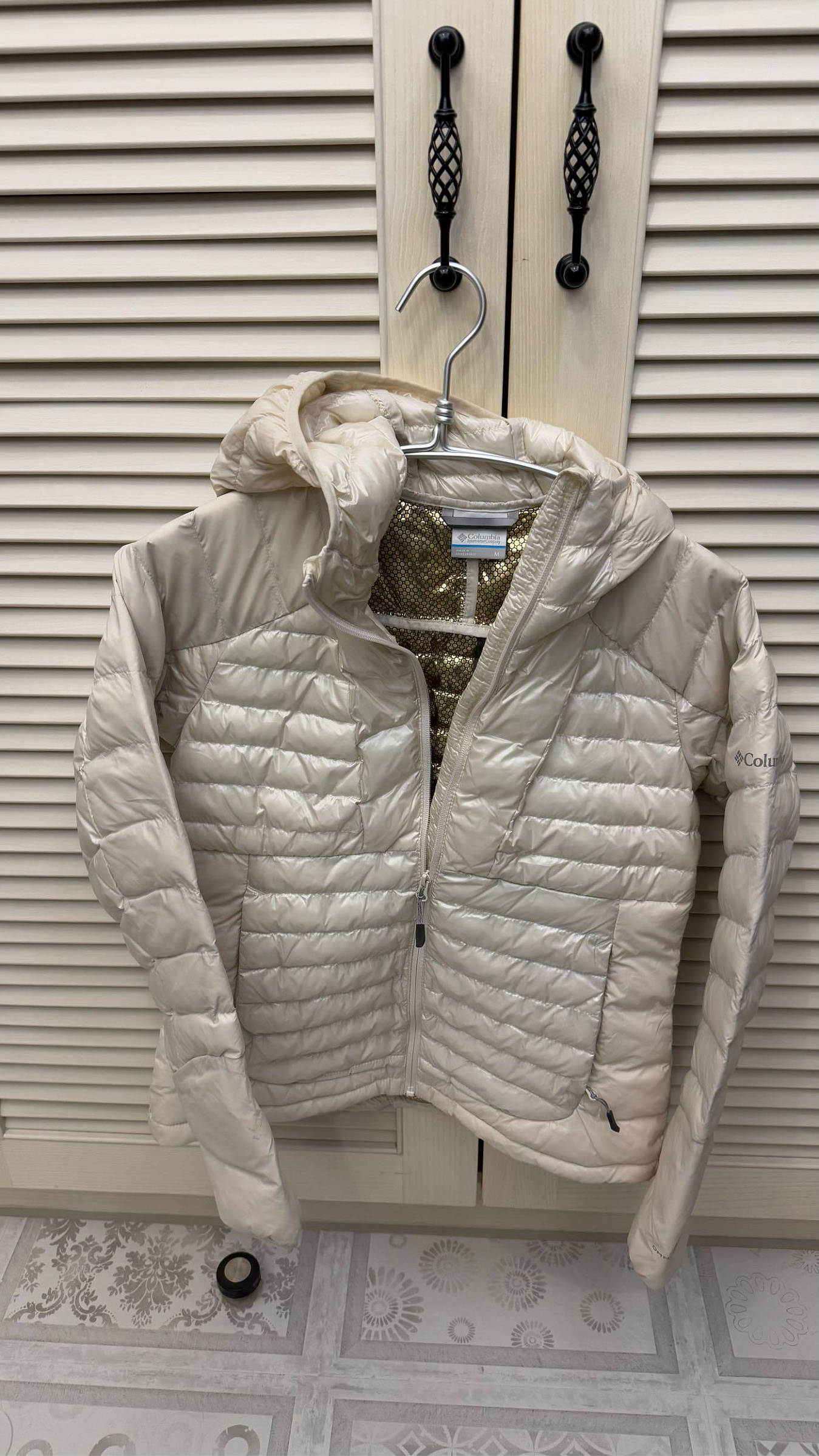 ［專櫃 $7000］全新 Columbia 哥倫比亞 女款- Omni-Heat™ Infinity金鋁點極致保暖連帽外套 金鋁點 moncler 樣式