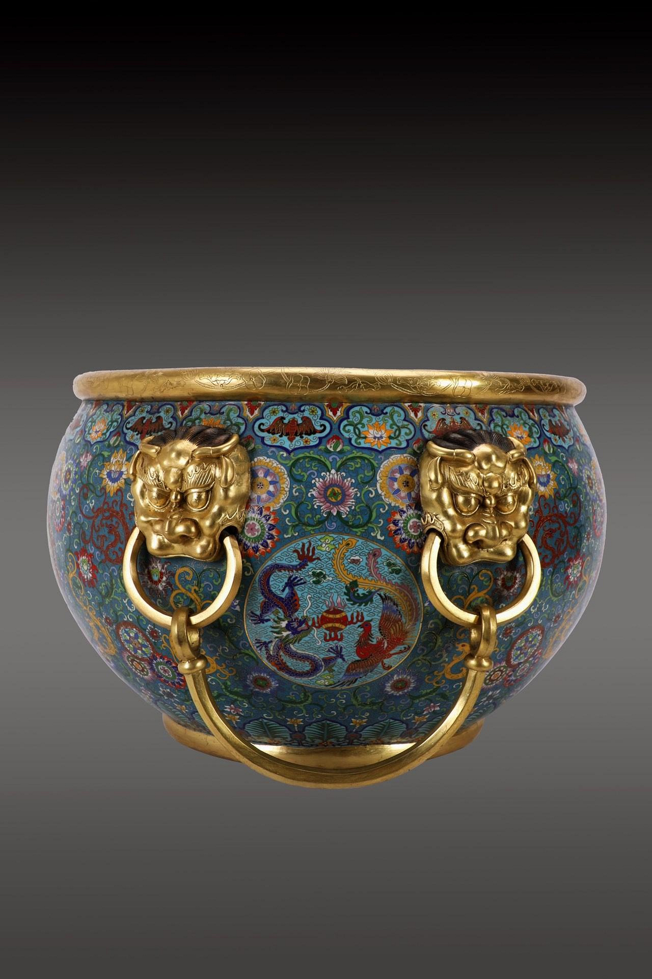 景泰蓝 銅胎掐絲琺瑯 年代物 骨董品 RHTQS19006. 清精鑄銅胎景泰藍掐絲琺瑯鋪首銜環耳大缸【規格】高40cm