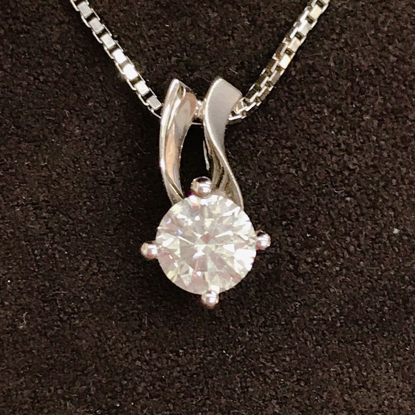 【全聯流當品】54分天然女用鑽石項鍊   極簡優美 18白K金項鍊+鑽石墬子 鑽石墜鍊