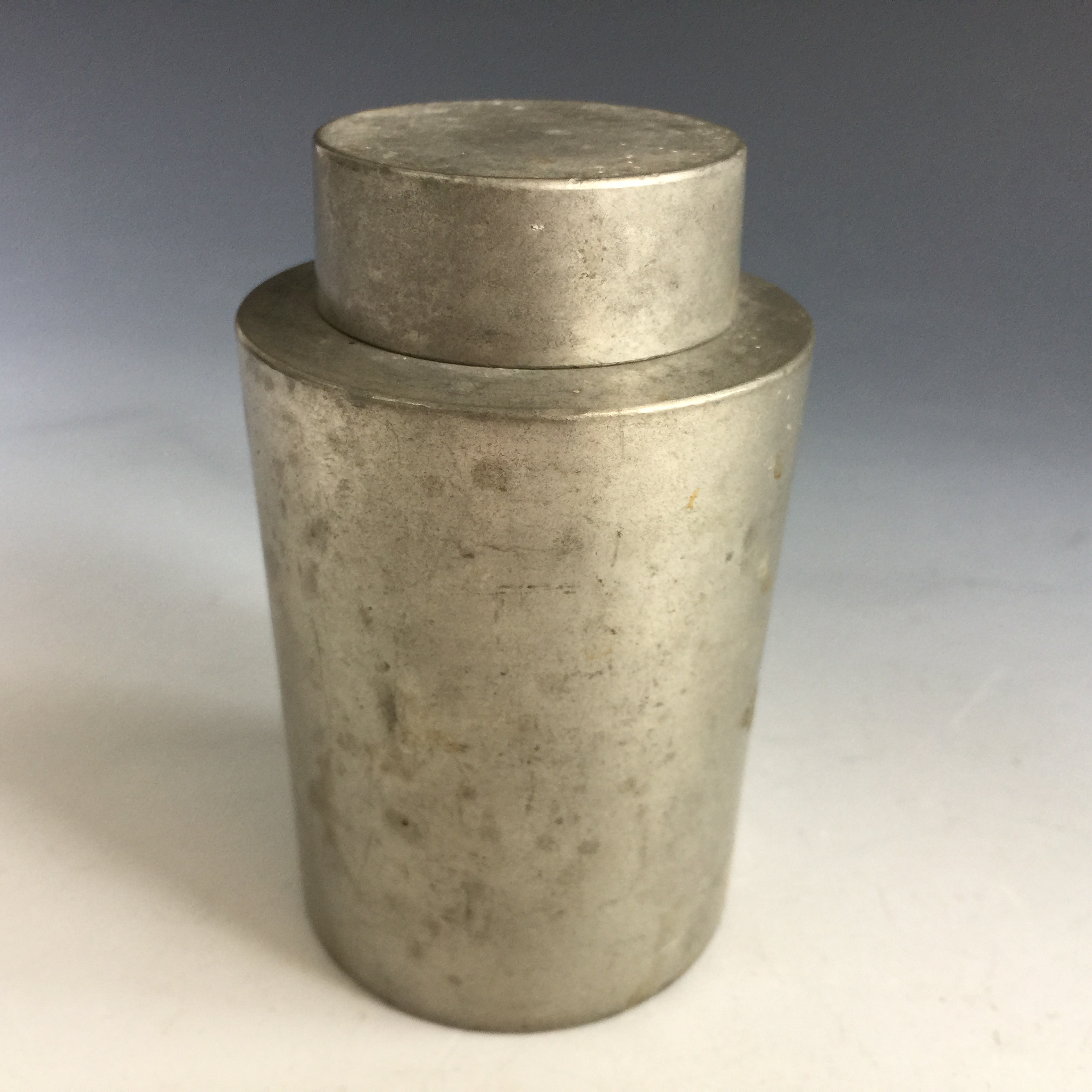 1383 時代錫器 本錫製　 梅文　茶入 1383 時代錫器 本錫製 梅文 茶入