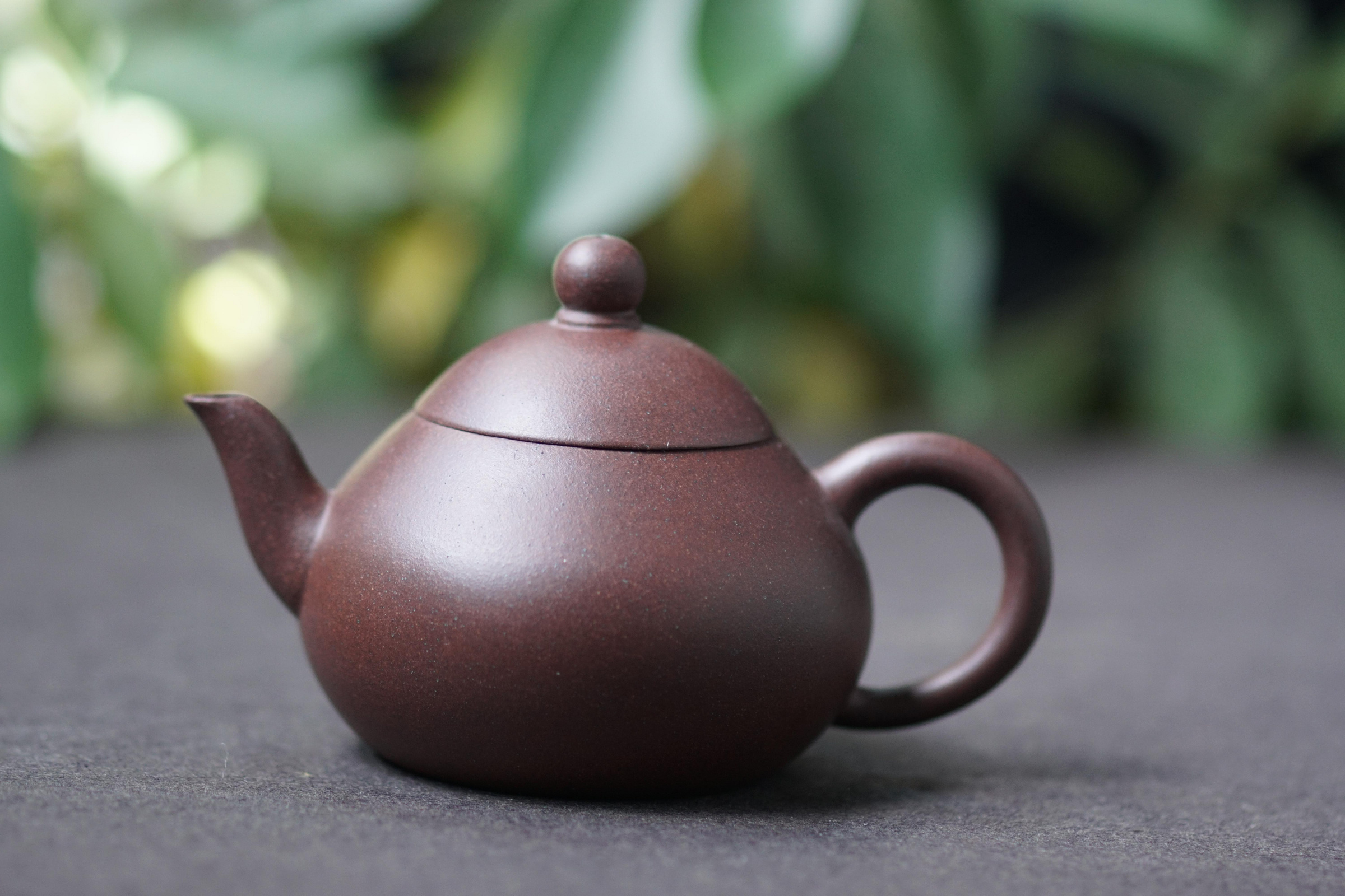 茶壺 uk120-L，純銀銀壺槌紋鳳凰口（大） 約0.2L ，彎手把泡茶銀壺