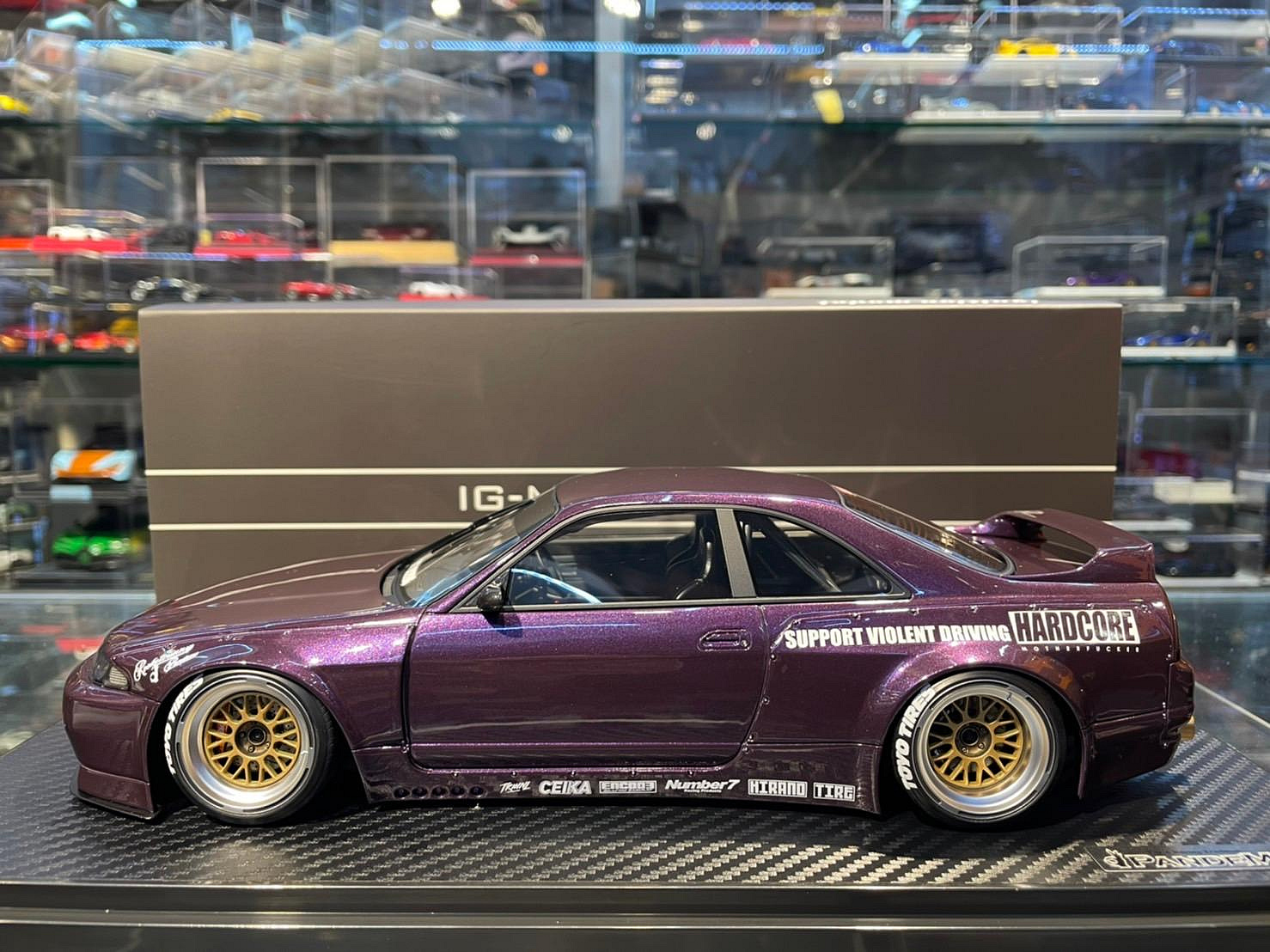 ミニカー　1/18 PANDEM GT-R BCNR33(パープル) [IG3032] Amazon | イグニッションモデル 1/18 パンデム GT-R (BCNR33