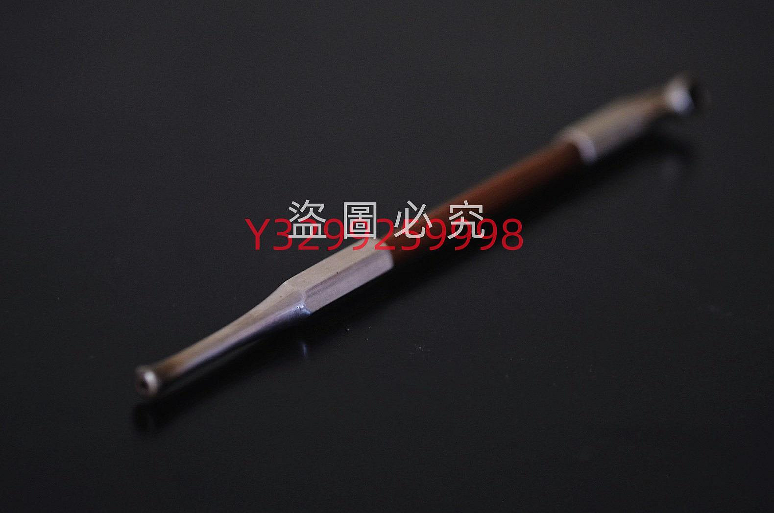 日本中古純銀六角煙管成色好。長20.6厘米。重38克。 敬請留意：古代