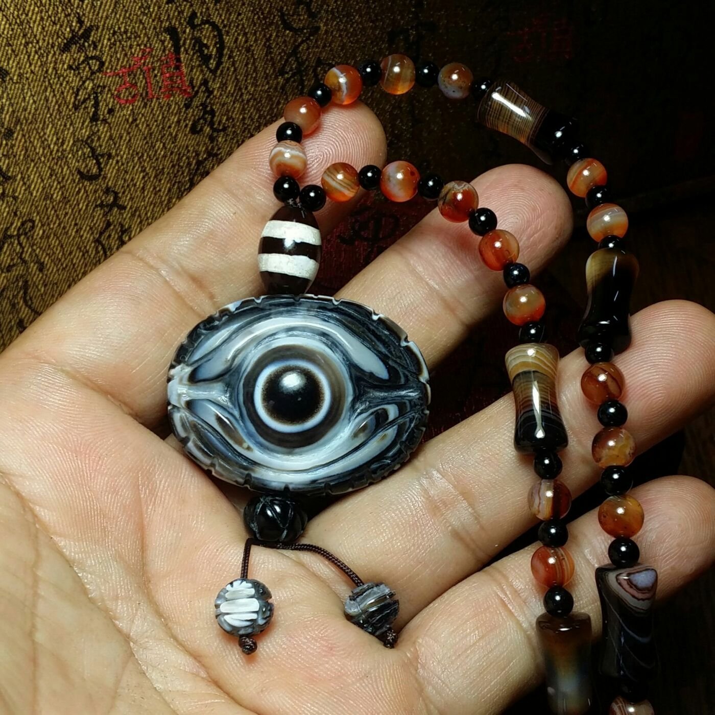 特級正品促銷《早期巧雕絕版收藏精品XO-208》天然西藏天珠礦九眼頁岩