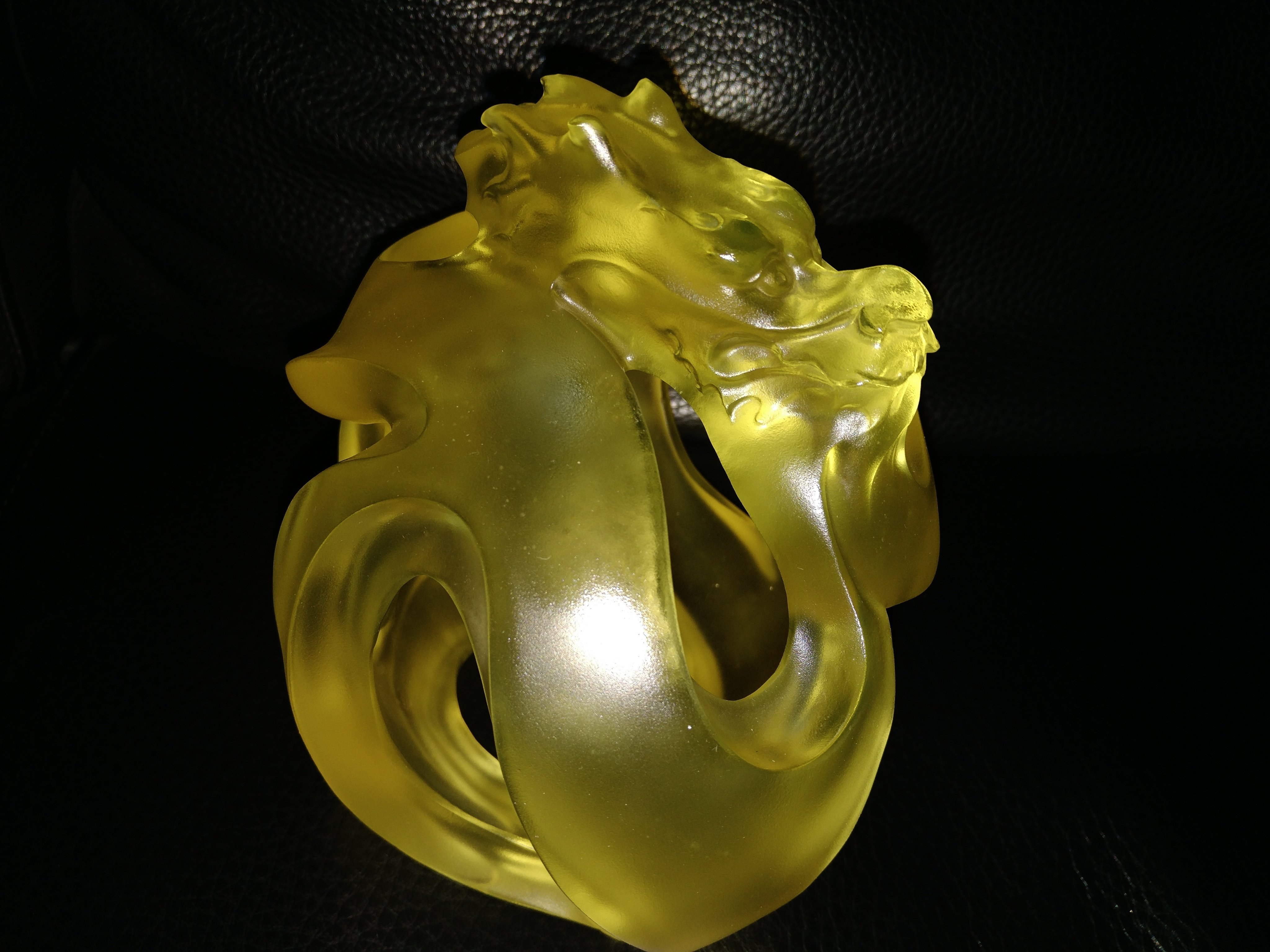 已售出(4.1KG無盒)tittot 琉園千禧龍圓融王俠軍親筆簽名(2000年限量