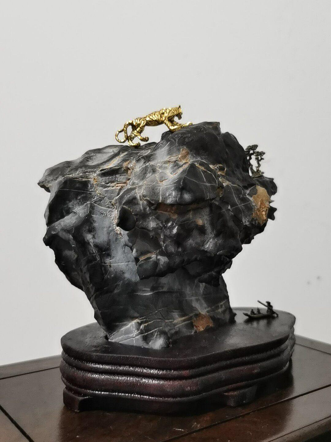 靈璧石滴水蓮花景觀石，天然玉化黃石，細節精雕藏意深邃，實木底座添