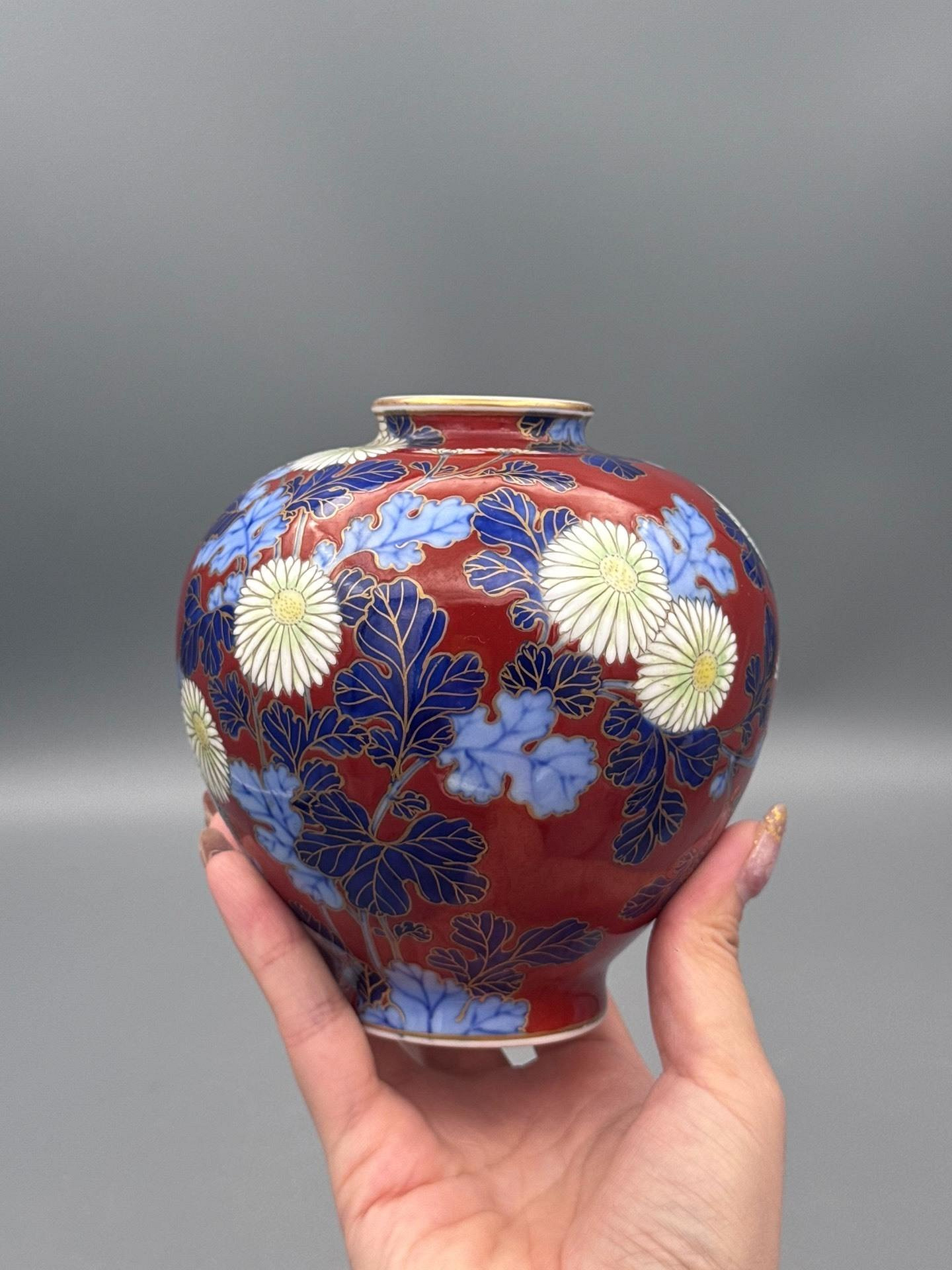 花瓶《香蘭社》 香蘭社》花瓶 染付け 薔薇 浮き出し模様 美品 珍品 未 