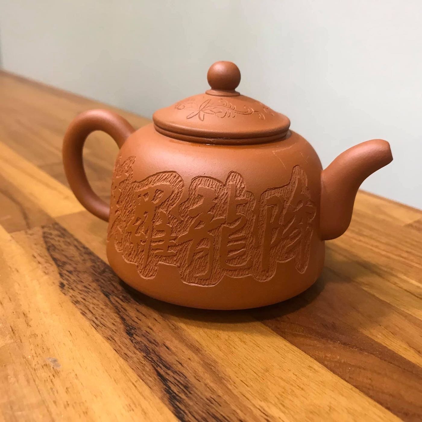 ◇御泓軒◇『清朝時代 老竹彫 山水物語紋香筒 老紅木蓋台』極細工・古