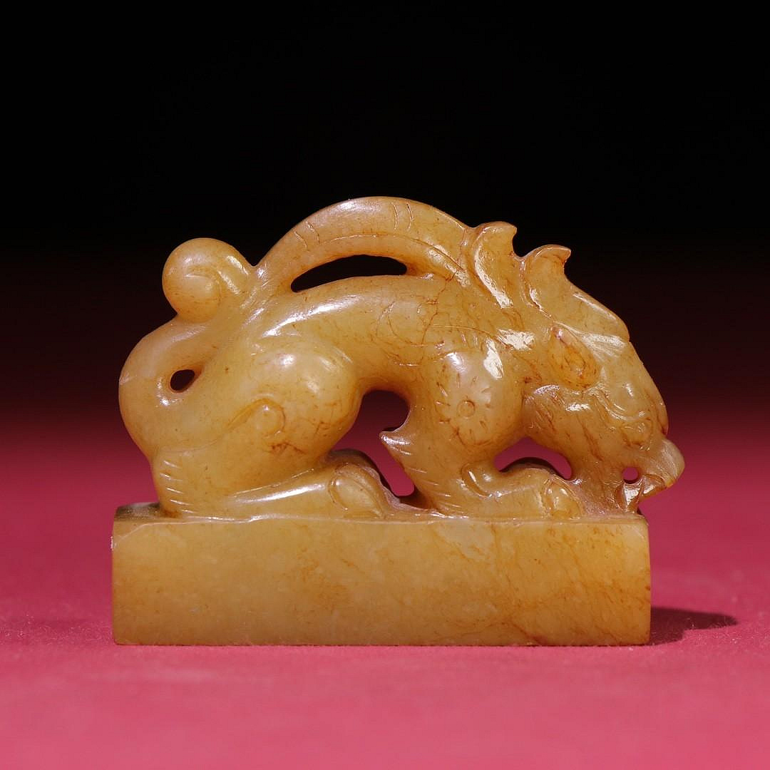 滿沁白玉瑞獸鳥篆印章包漿厚重， ，工藝精湛， 民藏絕佳珍品