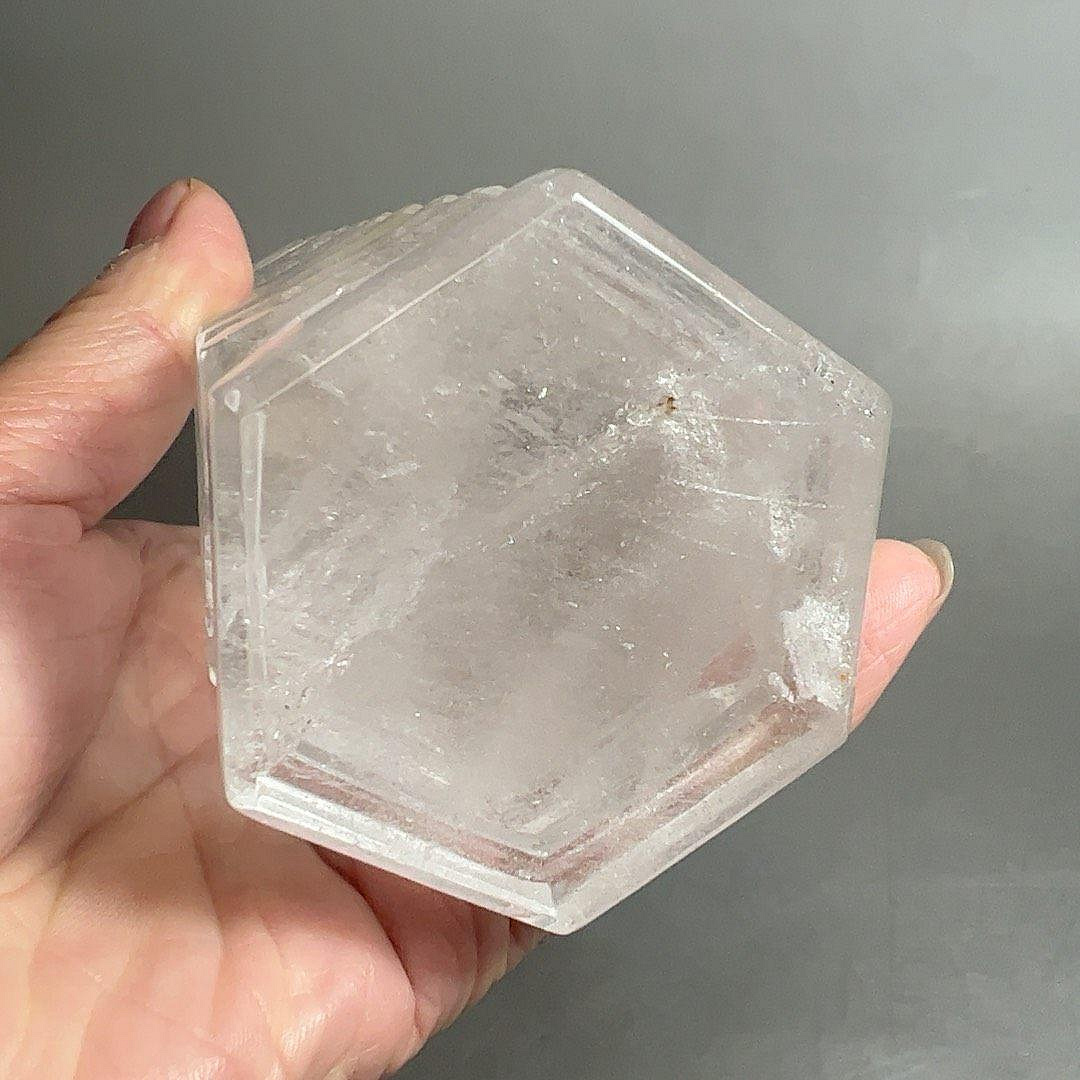 嚴選9層天然水晶文昌塔，晶體通透有棉，尺寸16.5×5.8cm，重量612g