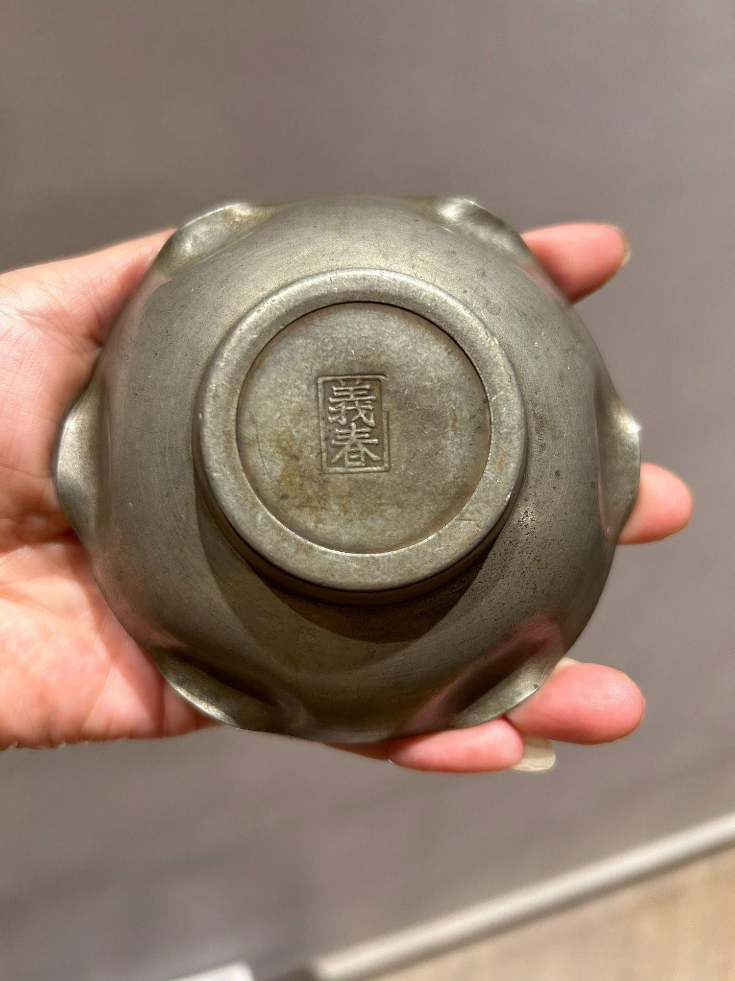 嚴選日本回收民國時期義春款錫托茶托，雙蓮花造型高壁蝶紋，錫製精巧杯