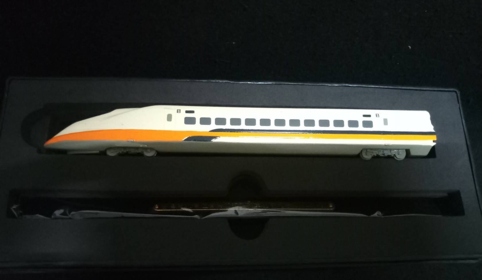 Sun art -七絕樓】台灣高鐵700T型列車，2004年出廠紀念款模型