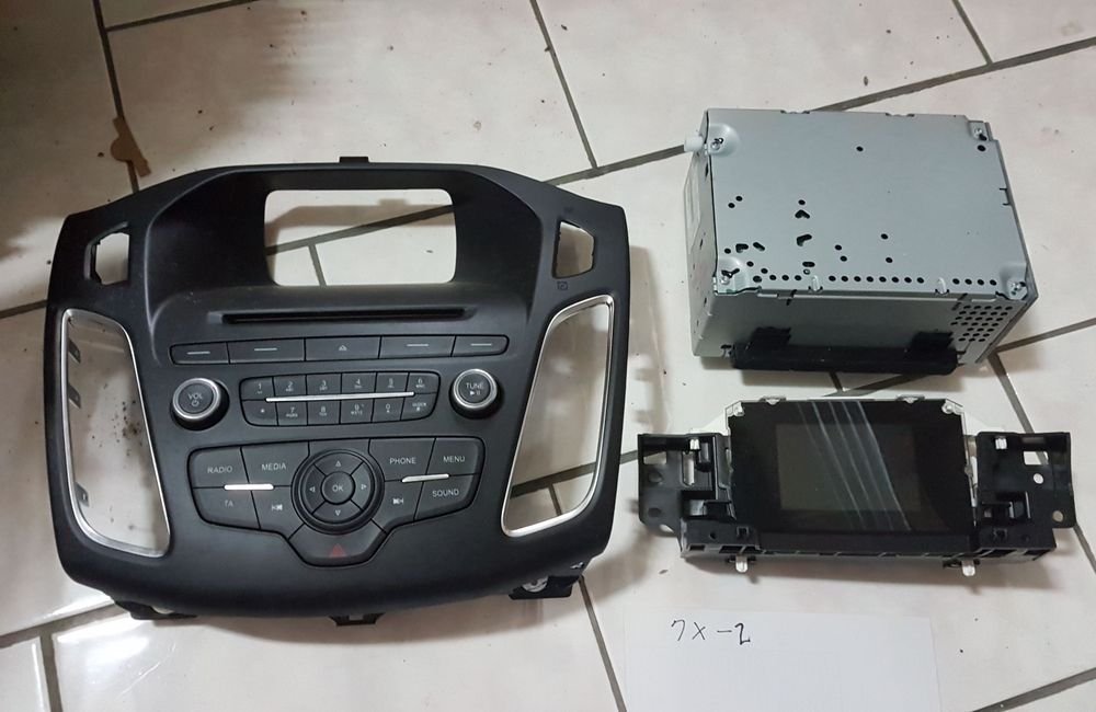 Focus MK3.5 7X 原廠 音響 主機 （ 賣車拆機改回專用）