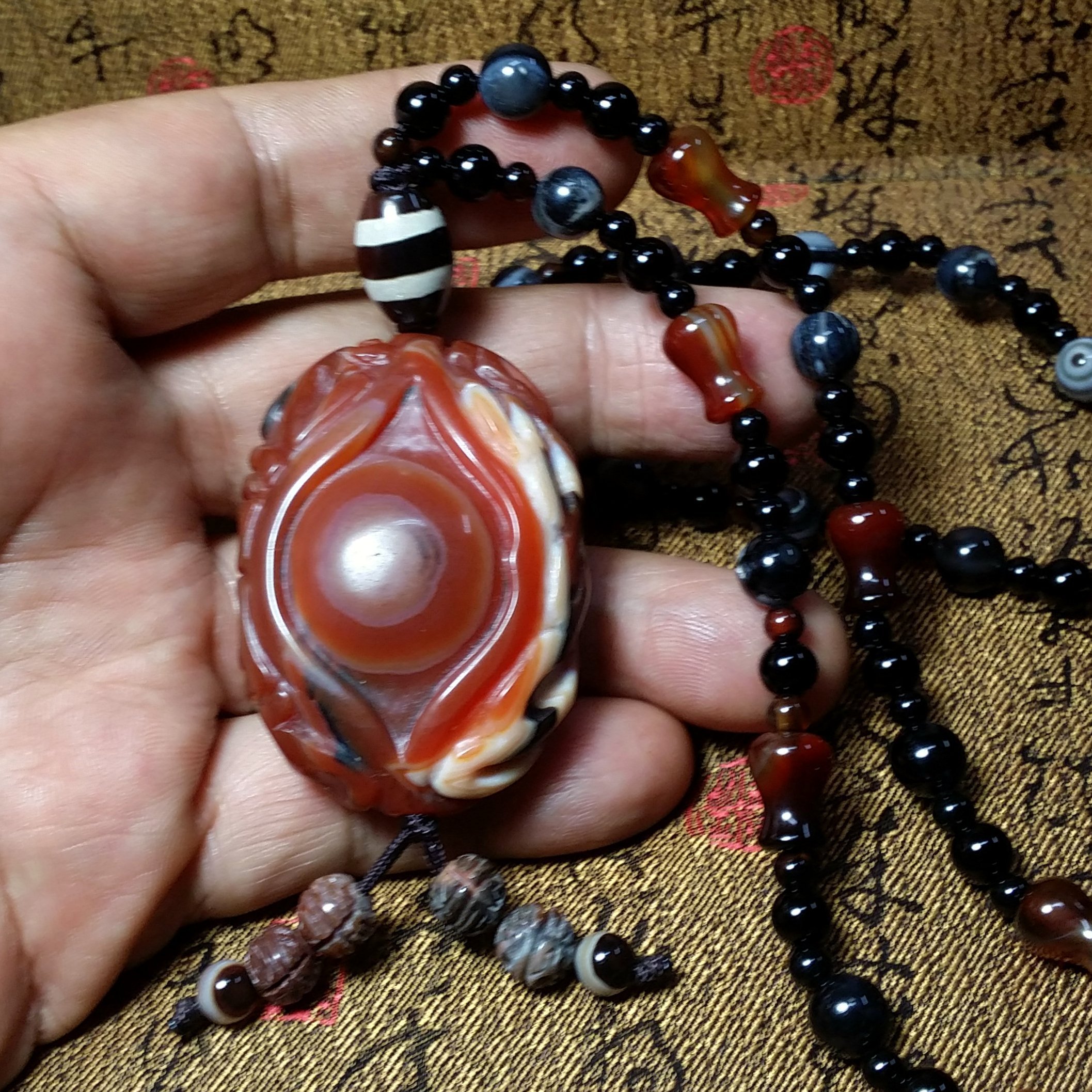 正品】超級天然西藏雪花礦紅天眼天珠{雙面天眼珠+招財咒} 52×38×21mm