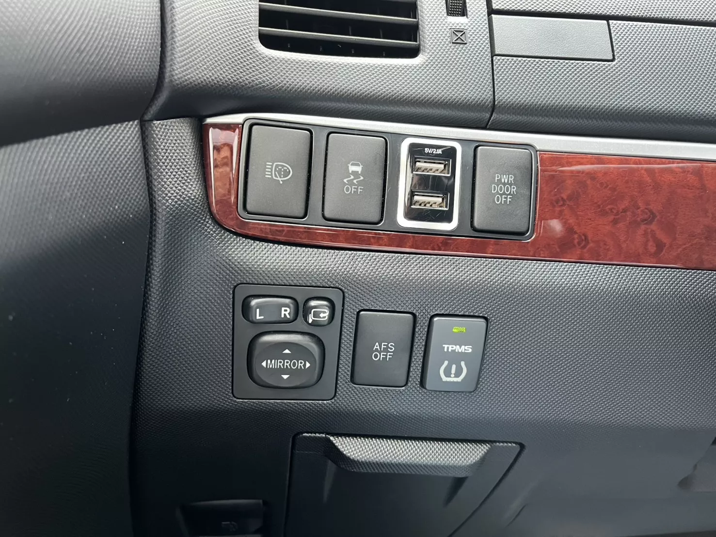 艾莉好車TOYOTA PREVIA 2015 專業鑑定電動座椅免鑰匙天窗| Yahoo中古車