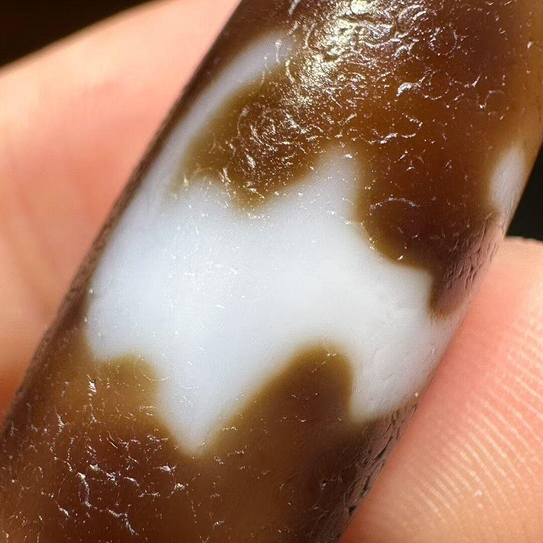 嚴選臺灣工藝小盧精品灰皮福壽天珠，尺寸：37.3x13.4mm，適合收藏家