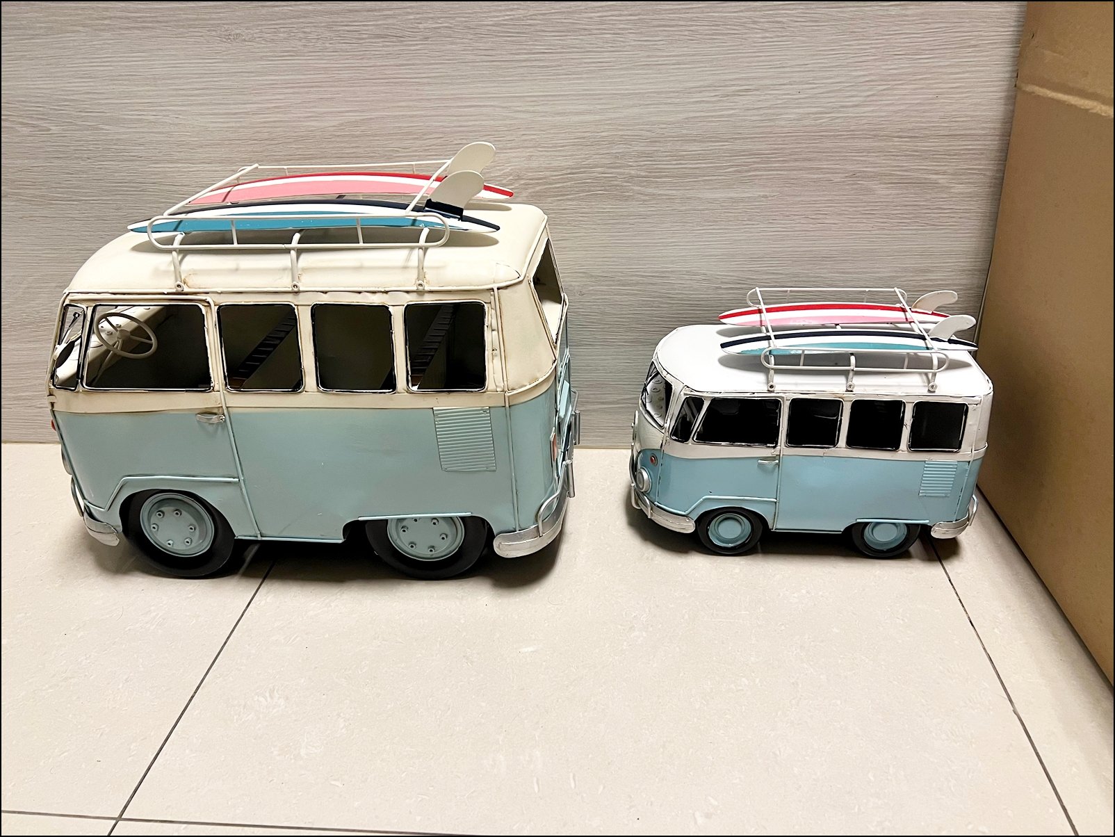 福斯廂型車T1麵包車(大) 藍白露營車古董車廂型車衝浪板 復古手工金屬鐵皮模型經典胖卡擺飾送禮工藝品收藏【歐舍家飾】