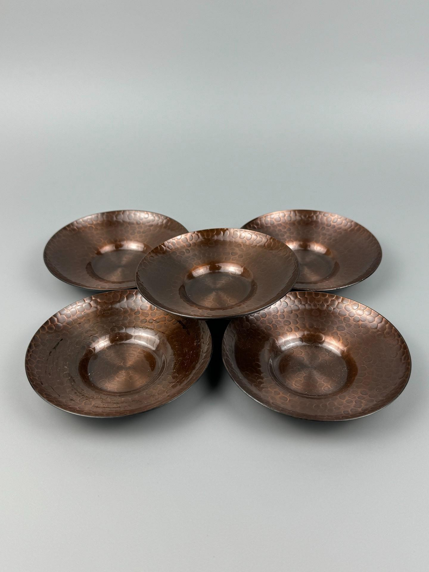 日本茶道茶具銅茶托五只榮美堂燭光釉茶托尺寸：11cm 重量：480g 【展覽