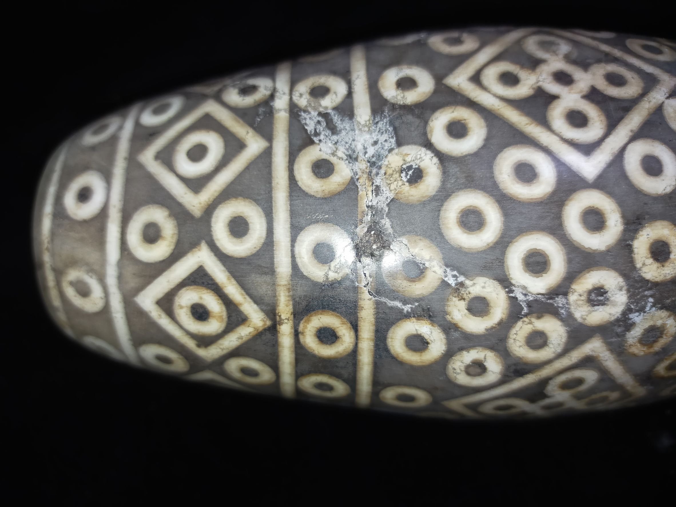 Z0008 巨形天珠西藏108眼天珠早期收藏特大長20cm 寬8.5cm 重達1.5kg 不