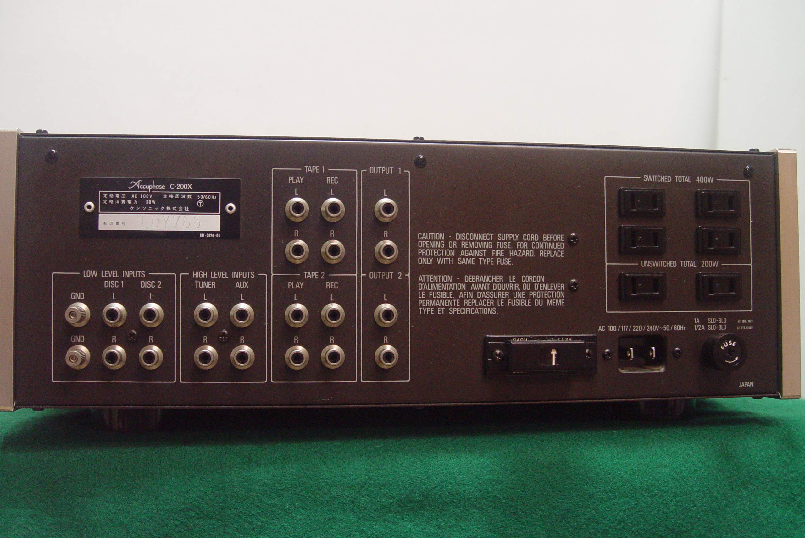 Ａｃｃｕｐｈａｓｅ　Ｃ－２００Ｘ　【動作品　美品】 真善美音響維修買賣=世界名牌Accuphase C200X 高階前級擴大機黑膠輸入