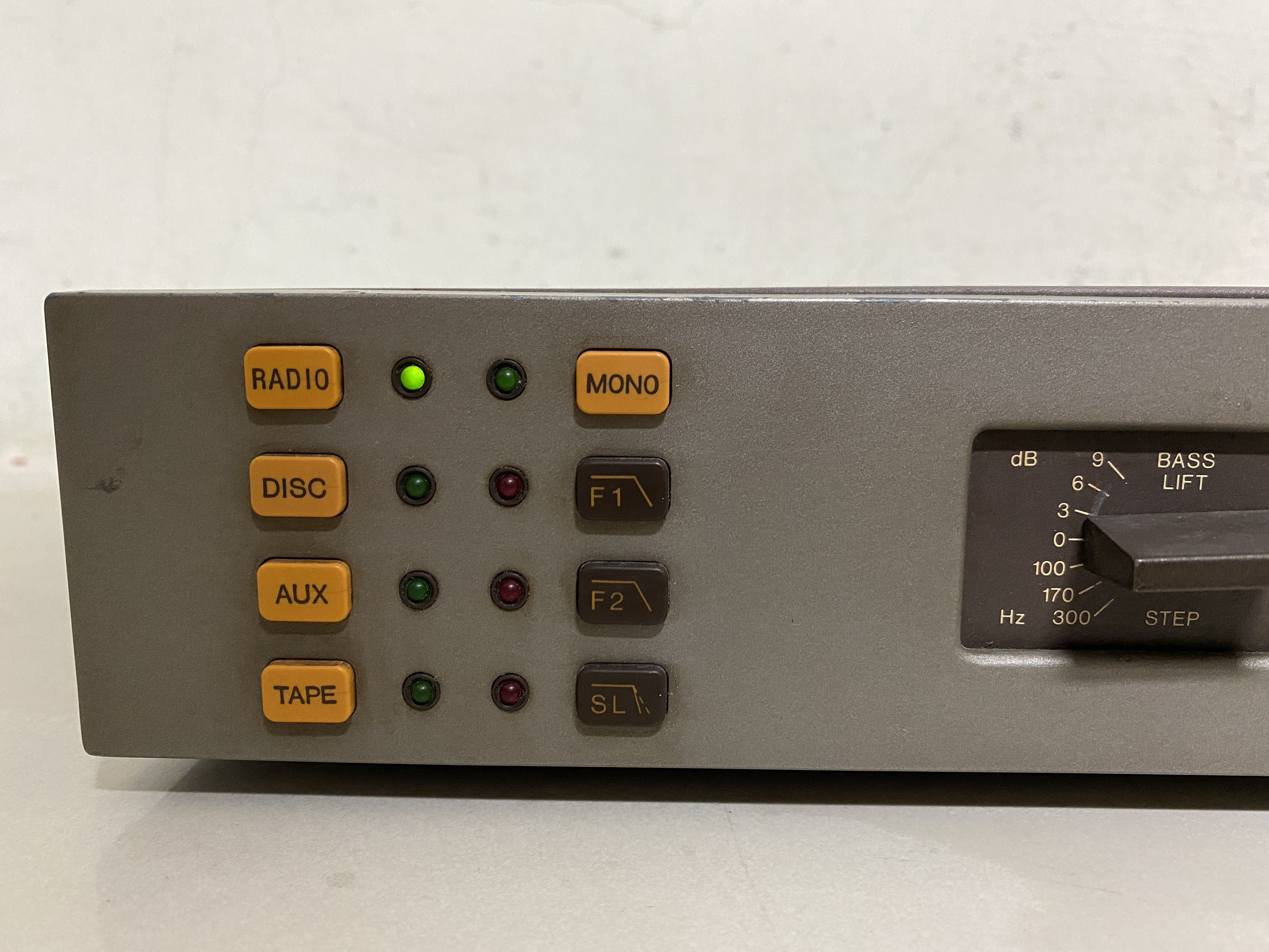 英國銘機QUAD 34 第一代前級擴大機英國原裝沒有連結線材~耗材已更新及