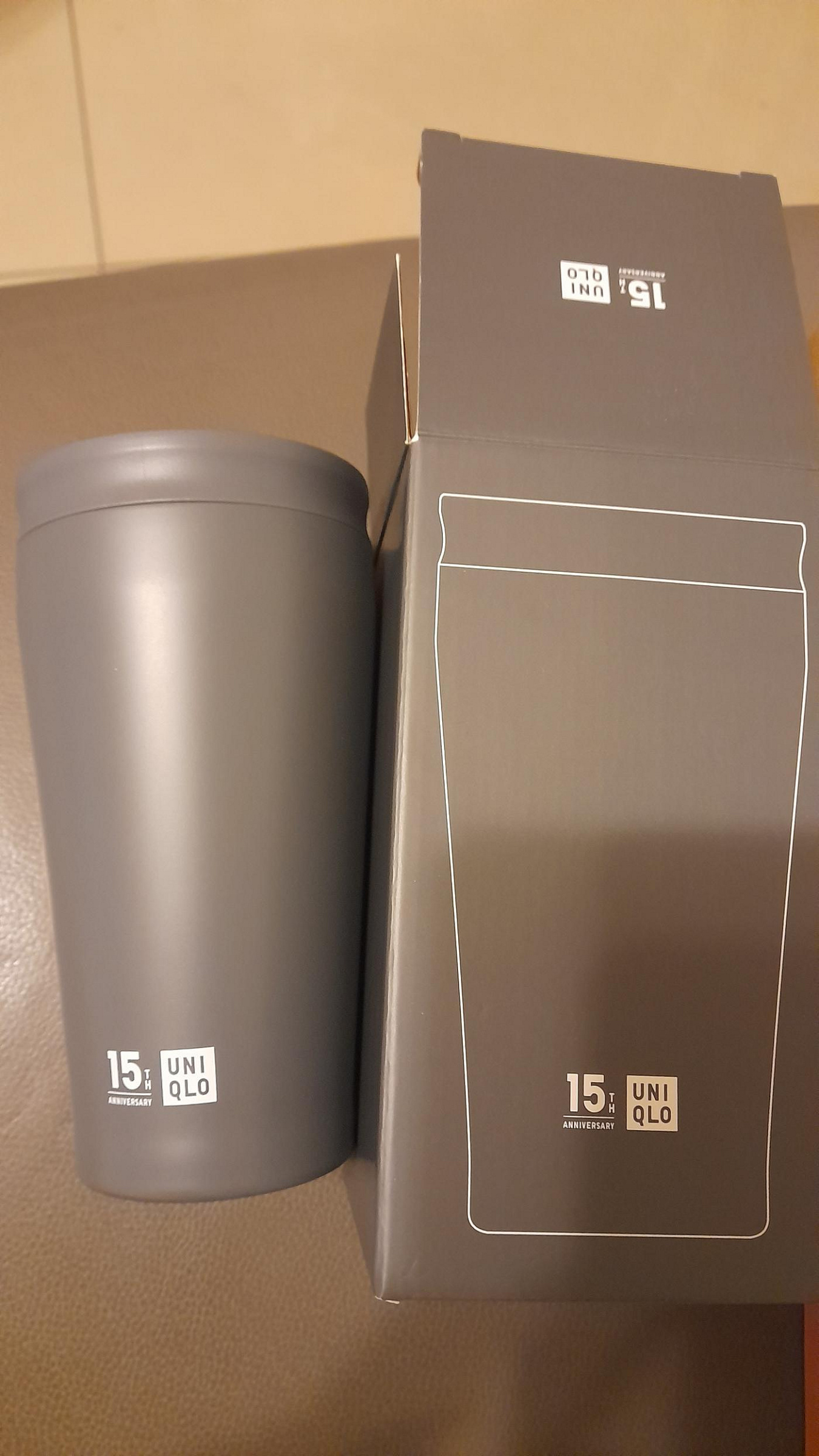 UNIQLO不鏽鋼保溫瓶 0.44ml 鐵灰