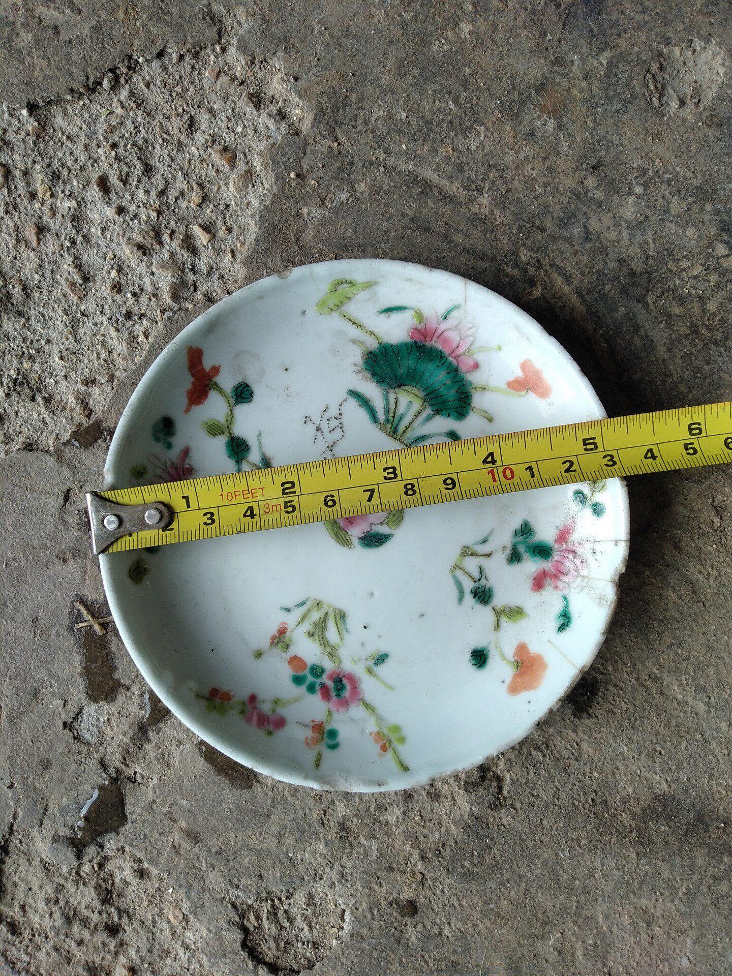 清代粉彩四季花瓷盤，品相完整，嚴選珍藏，適合收藏粉彩陶瓷瓊瓔清代