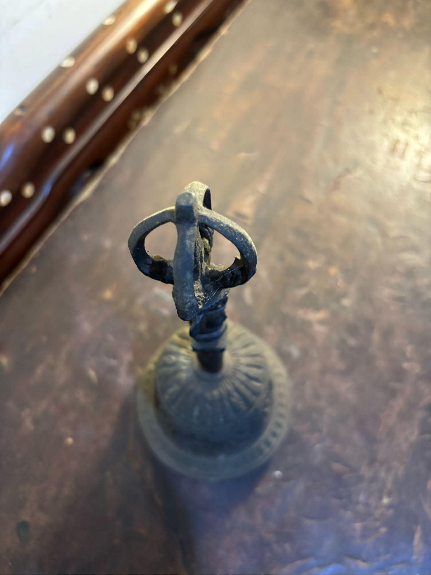 銅器 仏教法器 天蓬帝鐘 天蓬鈴 三清鈴 三叉金剛鈴 手振り鈴 銅鈴工芸品 置物 浮彫天蓬帝鐘天蓬鐘鈴 道家用品 三清鈴 三叉金剛鈴 仏具 置物