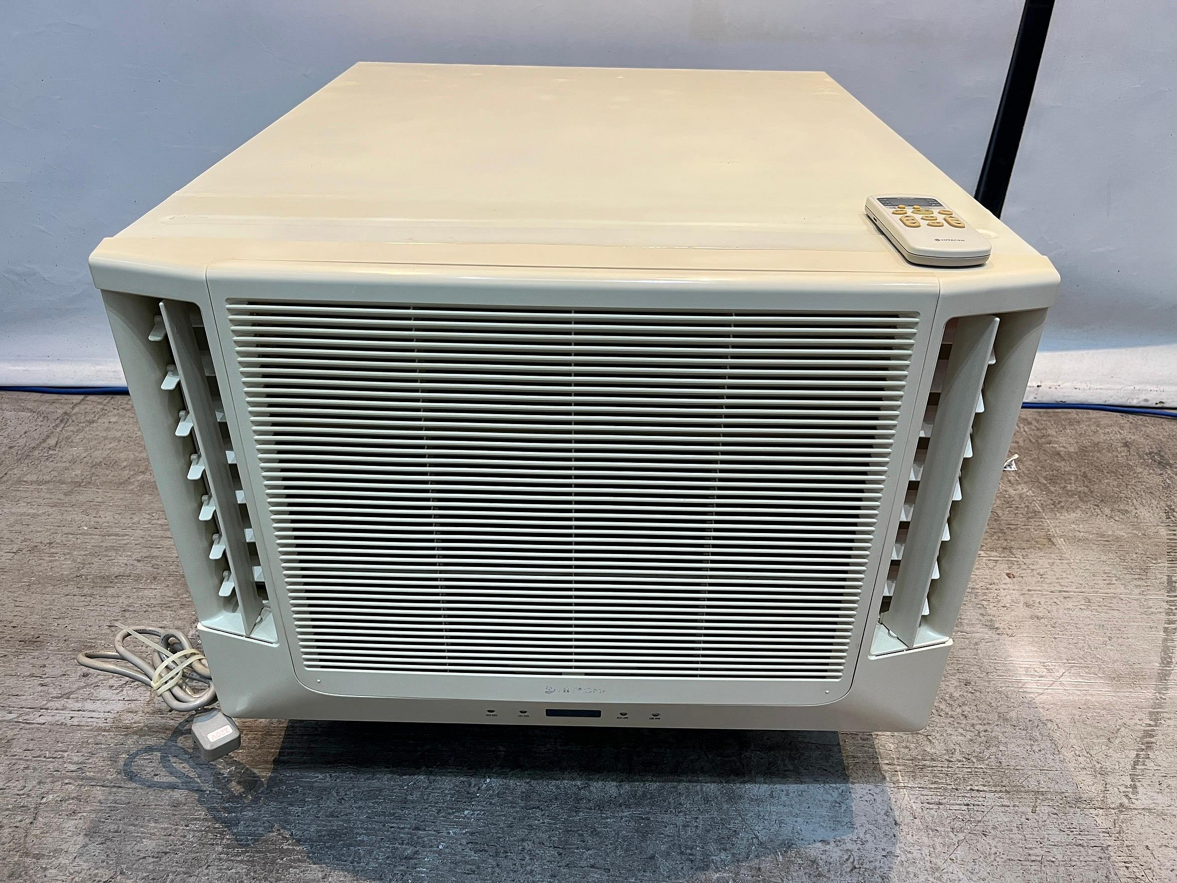 大里二手推薦家具~宏品二手家具AC4111203*日立窗型變頻冷氣5.0KW6-8坪有遙控*變頻冷氣 分離洗衣機 電視 冰箱 熱水器 電風扇 音響 微波爐 電器