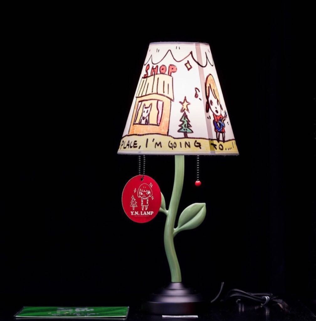 奈良美智 Nara テーブルランプ how2work Y.N lamp 奈良美智 テーブルランプ [Y.N. LAMP]｜ラムフロム - アート