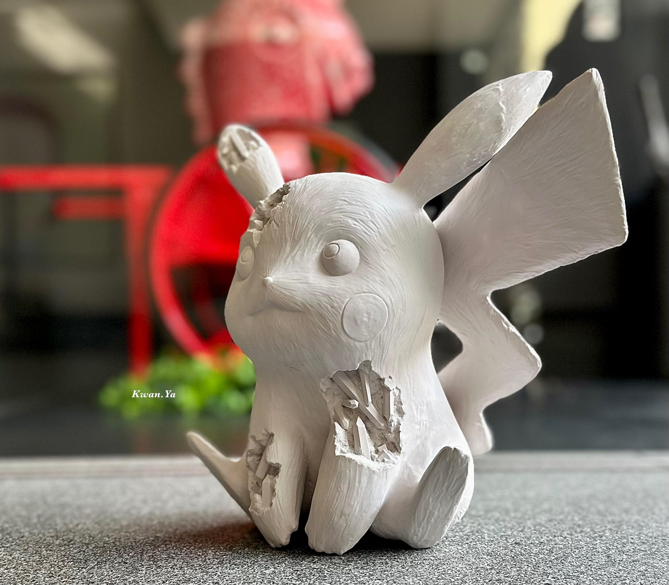 Daniel Arsham Pokemon CRYSTALIZED PIKACHU 神奇寶貝寶可夢坐姿皮卡丘