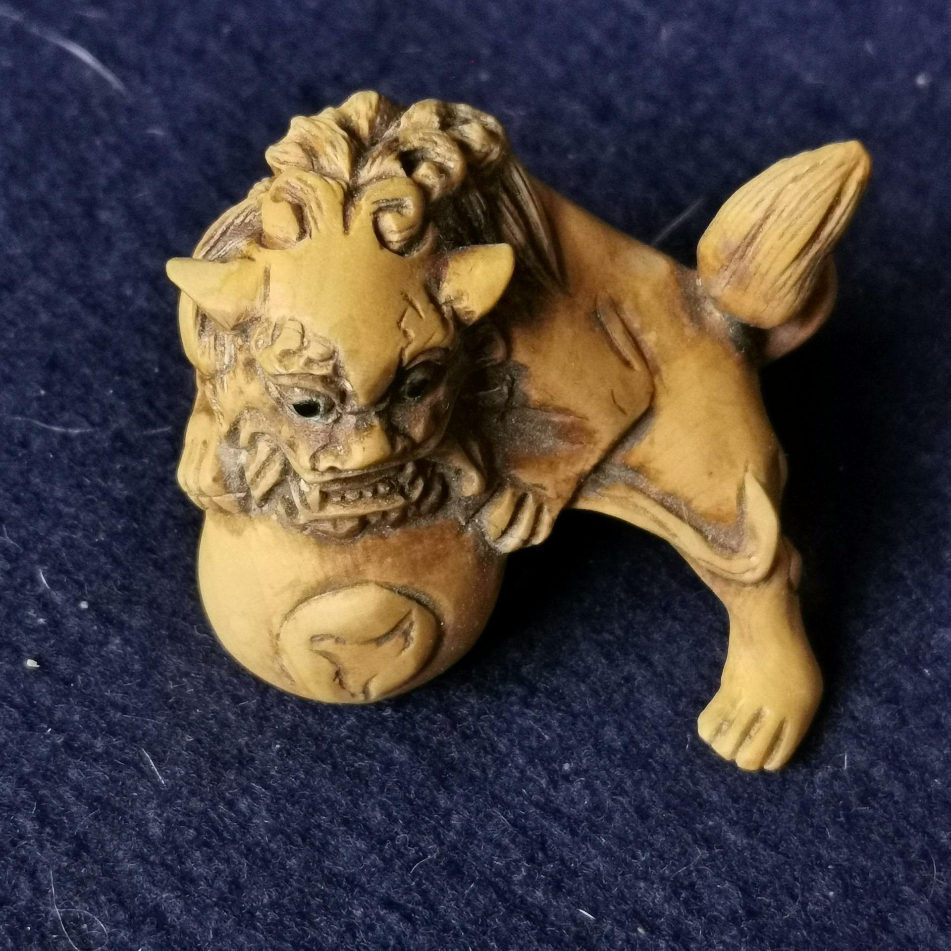 日本回流木雕根付獅子根付木品種不詳吉川款老物件年代物有使用痕跡包漿