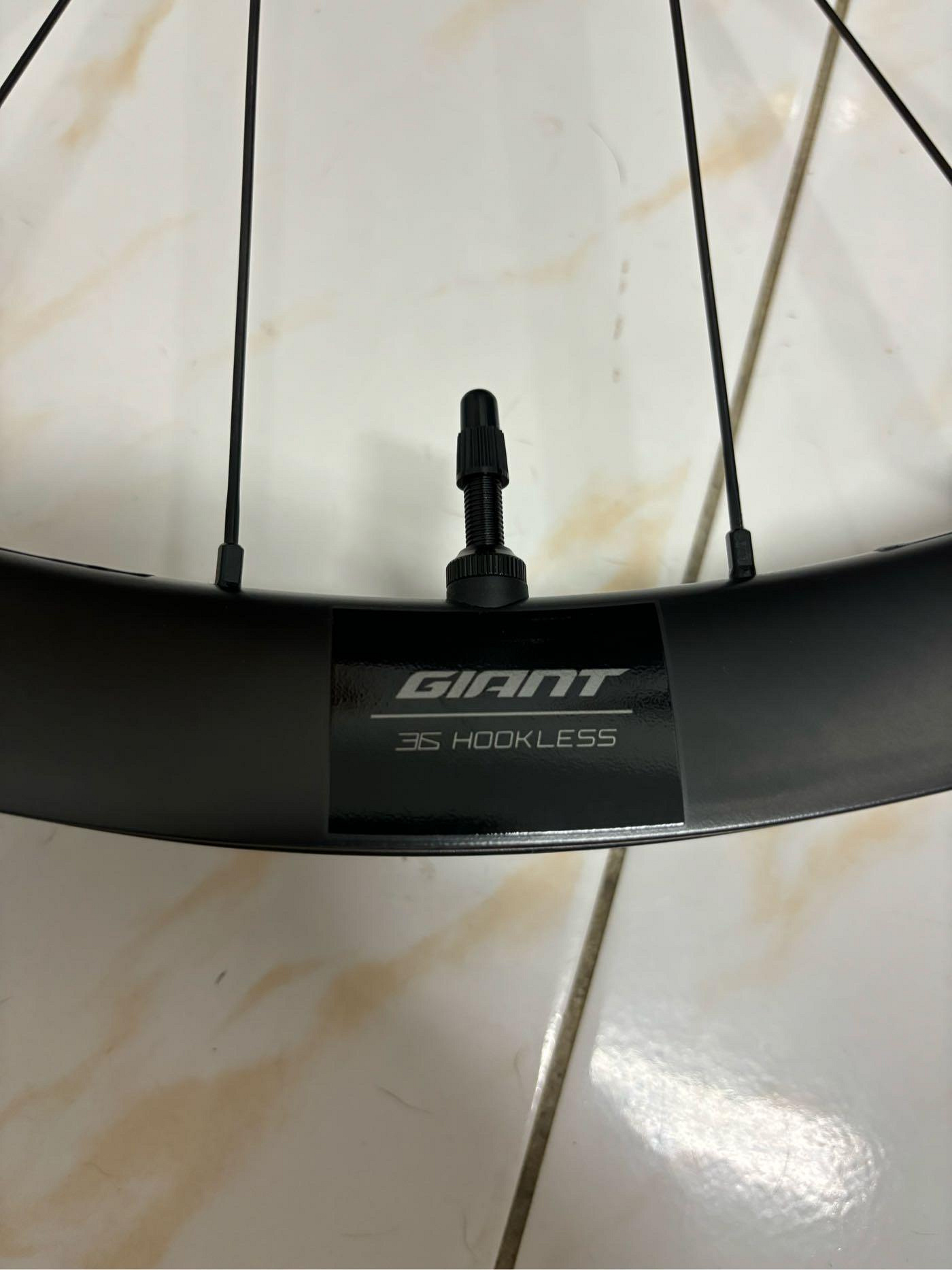 パーツ GIANT SLR 2 36 Disc Hookless Wheelsystem Giant SLR 2 36 Disc Brake Wheels Pair | £629.98 from Pedal On