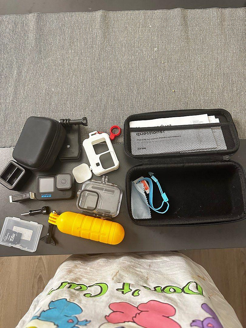 高雄二手極新 GoPro hero 11含配件一起出售