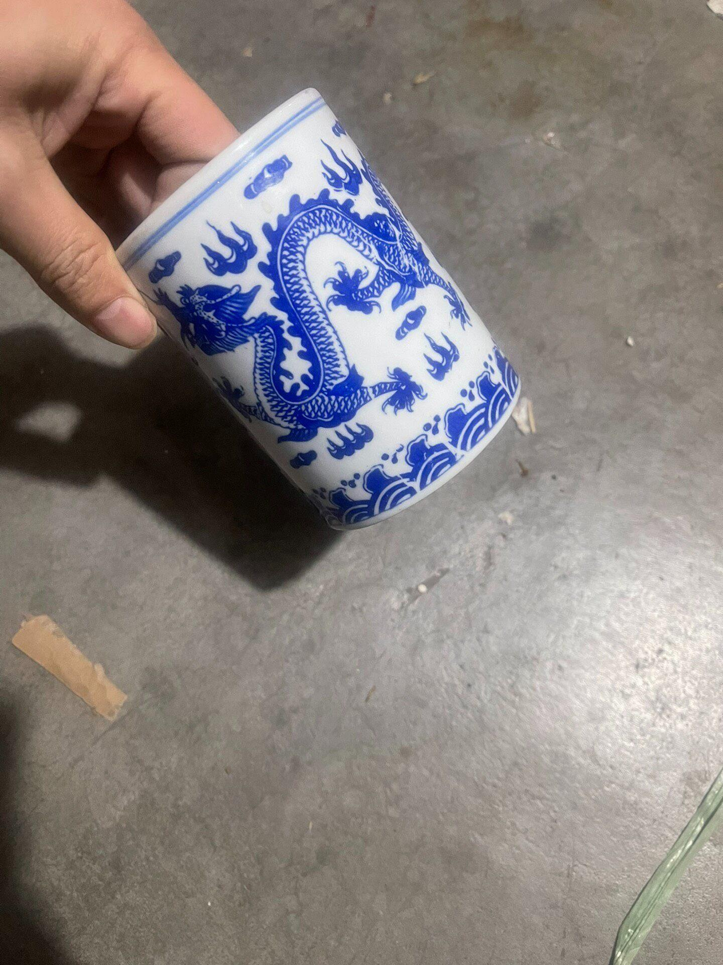 景德鎮雙龍戲珠青花筆筒，全品新貨嚴選推薦，適合收藏與擺置文房四寶